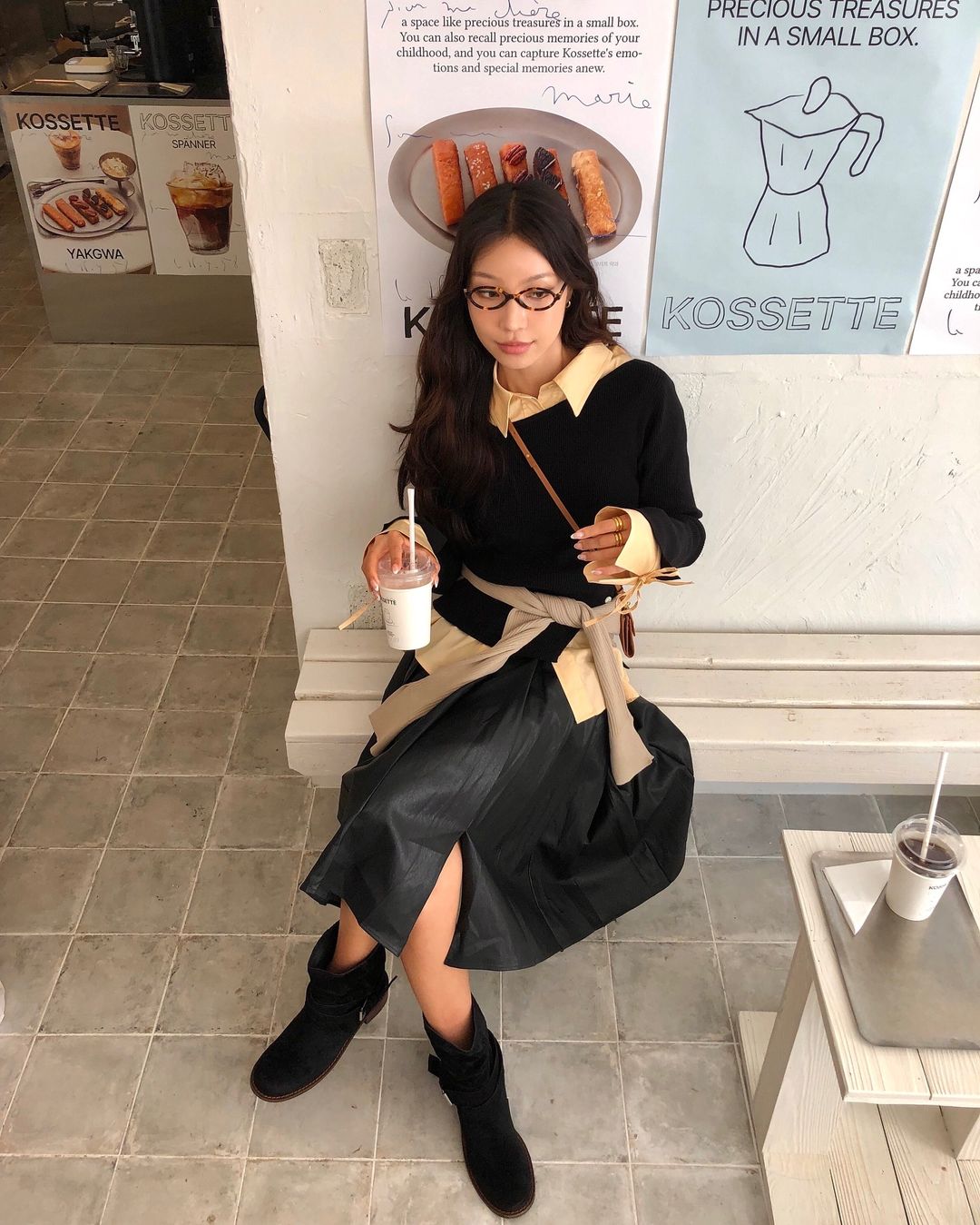 Cara mengenakan kardigan musim gugur yang cantik - Foto 8. Cách diện áo cardigan mùa thu đẹp xao xuyến- Ảnh 8.