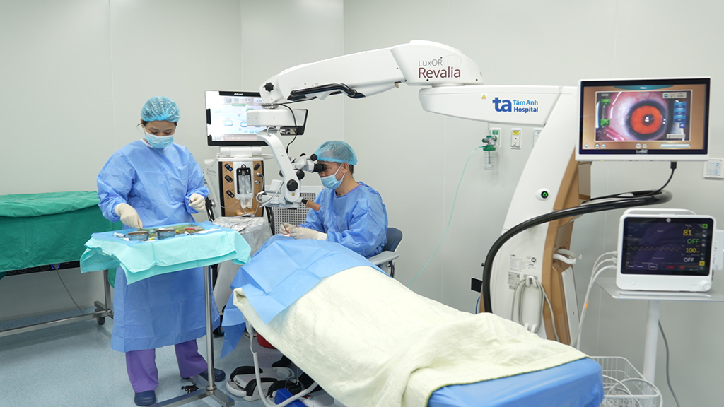 Việt Nam dẫn đầu công nghệ điều trị đục thủy tinh thể tại Đông Nam Á