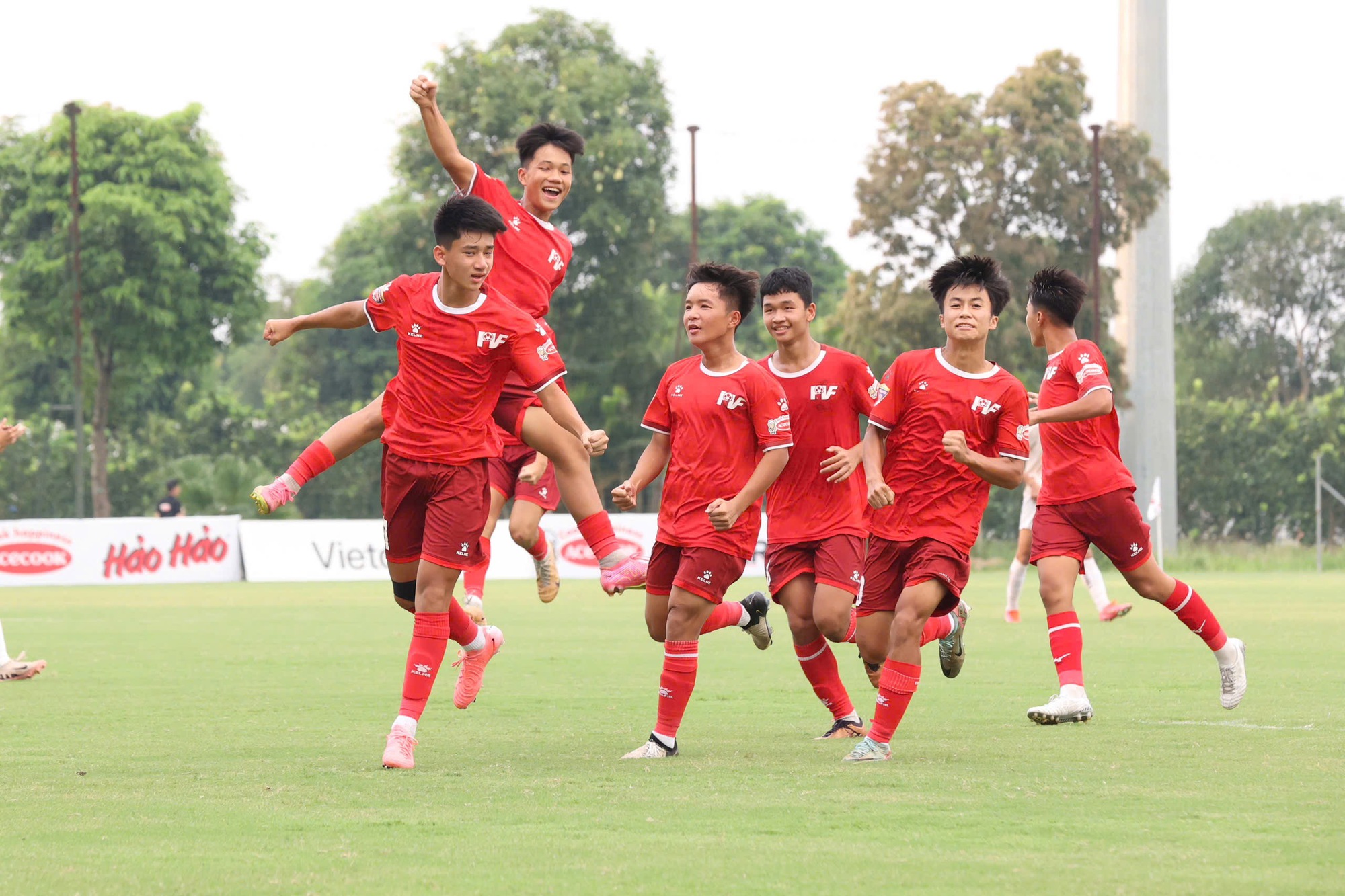 Con trai cựu tiền đạo Quang Hải ghi bàn giúp U.15 Bà Rịa-Vũng Tàu giành chiến thắng- Ảnh 1. Con trai cựu tiền đạo Quang Hải ghi bàn giúp U.15 Bà Rịa-Vũng Tàu giành chiến thắng- Ảnh 1.