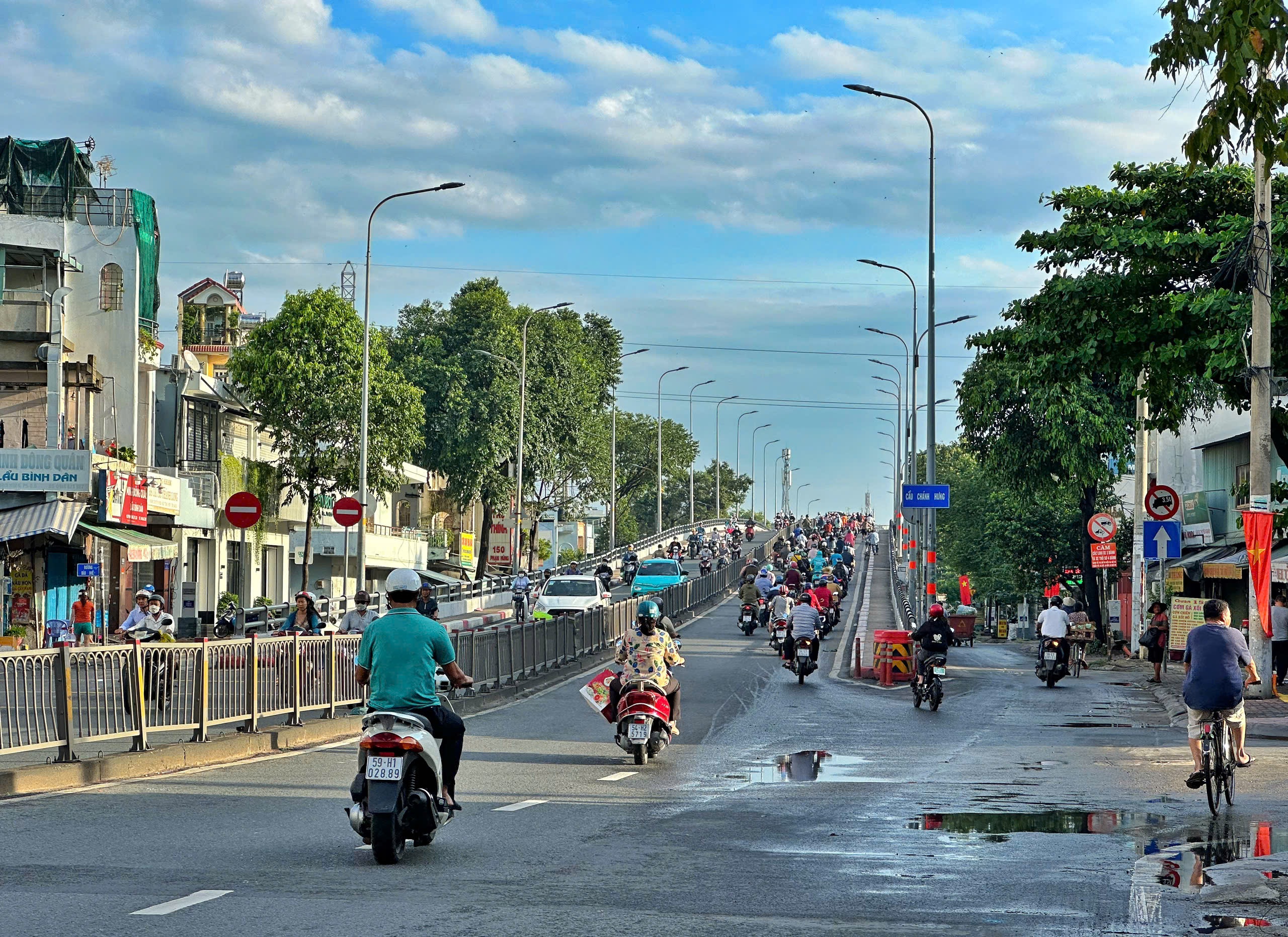 Ngày đầu kỳ nghỉ lễ 2.9: Đường phố TP.HCM thông thoáng, thời tiết mát mẻ- Ảnh 7.