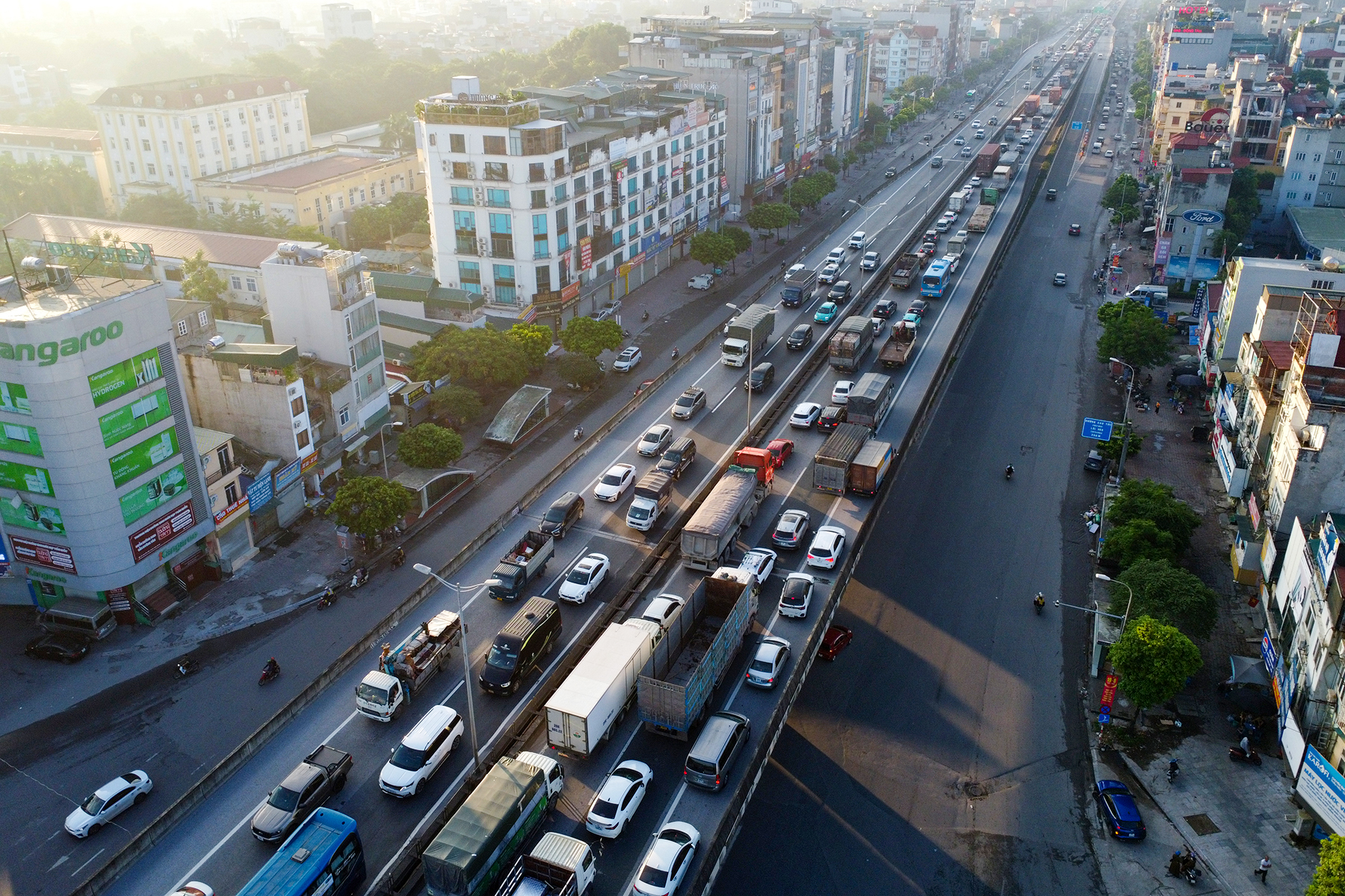 Ngày đầu nghỉ lễ 2.9, hàng dài ô tô nhích từng chút rời thủ đô- Ảnh 4.