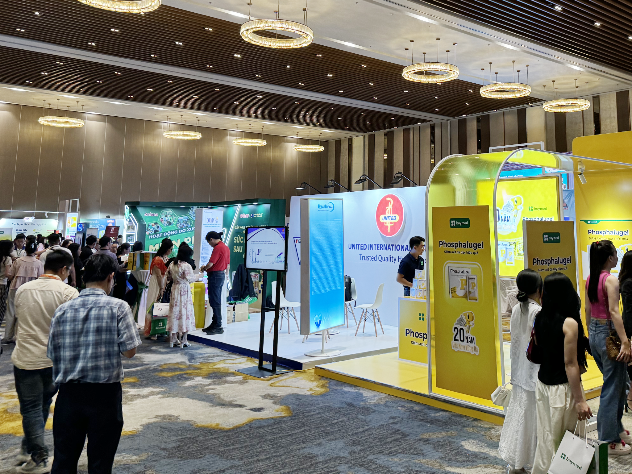 Nhà thuốc chuyển mình tương lai cất cánh: Kết nối cộng đồng doanh nghiệp và nhà thuốc- Ảnh 3. Nhà thuốc chuyển mình tương lai cất cánh: Kết nối cộng đồng doanh nghiệp và nhà thuốc- Ảnh 3.