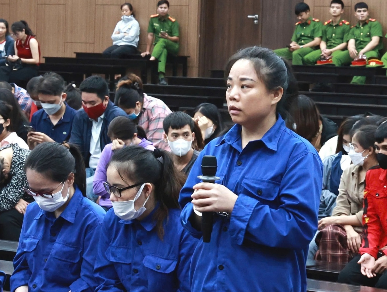 'Bà trùm' đường dây cho vay qua app bị tuyên 15 năm tù- Ảnh 1. 'Bà trùm' đường dây cho vay qua app bị tuyên 15 năm tù- Ảnh 1.