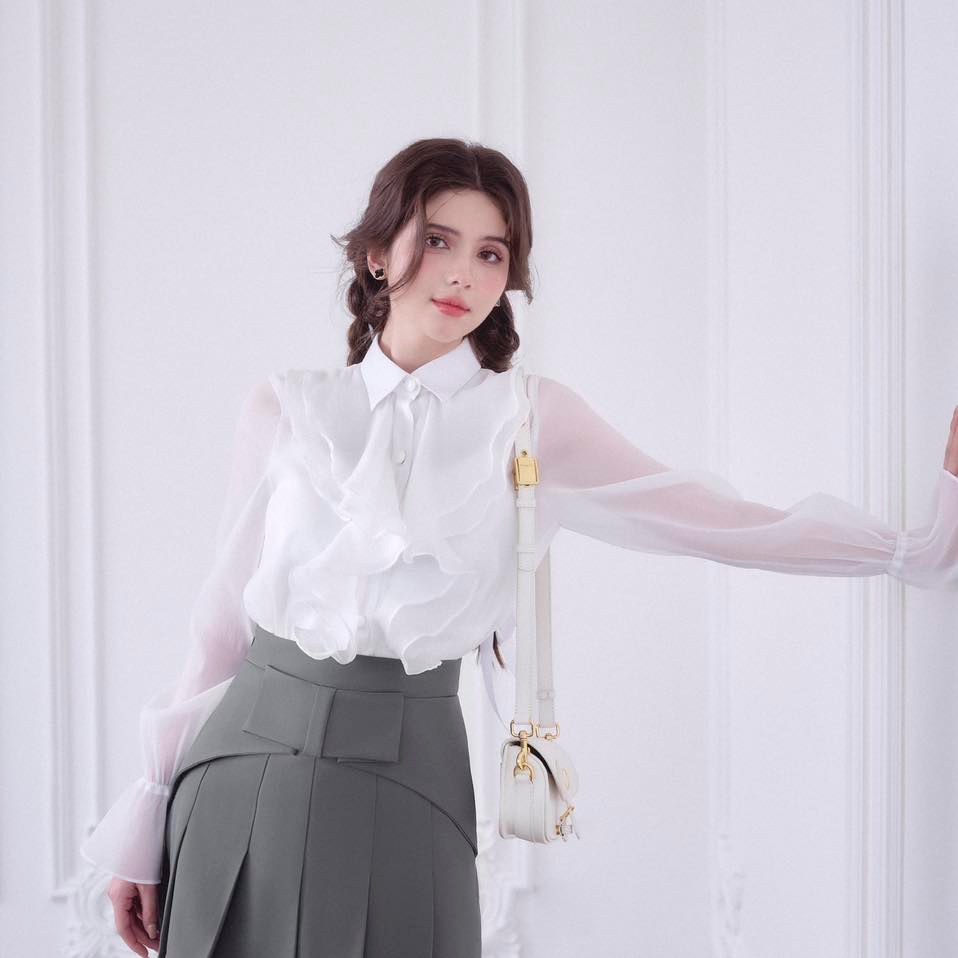 តុបតែងម៉ូដរដូវស្លឹកឈើជ្រុះរបស់អ្នកជាមួយនឹងសម្លៀកបំពាក់ពណ៌ស - រូបថត 5 ។ Tô điểm thời trang mùa thu với những cách phối đồ cùng sắc trắng- Ảnh 5.