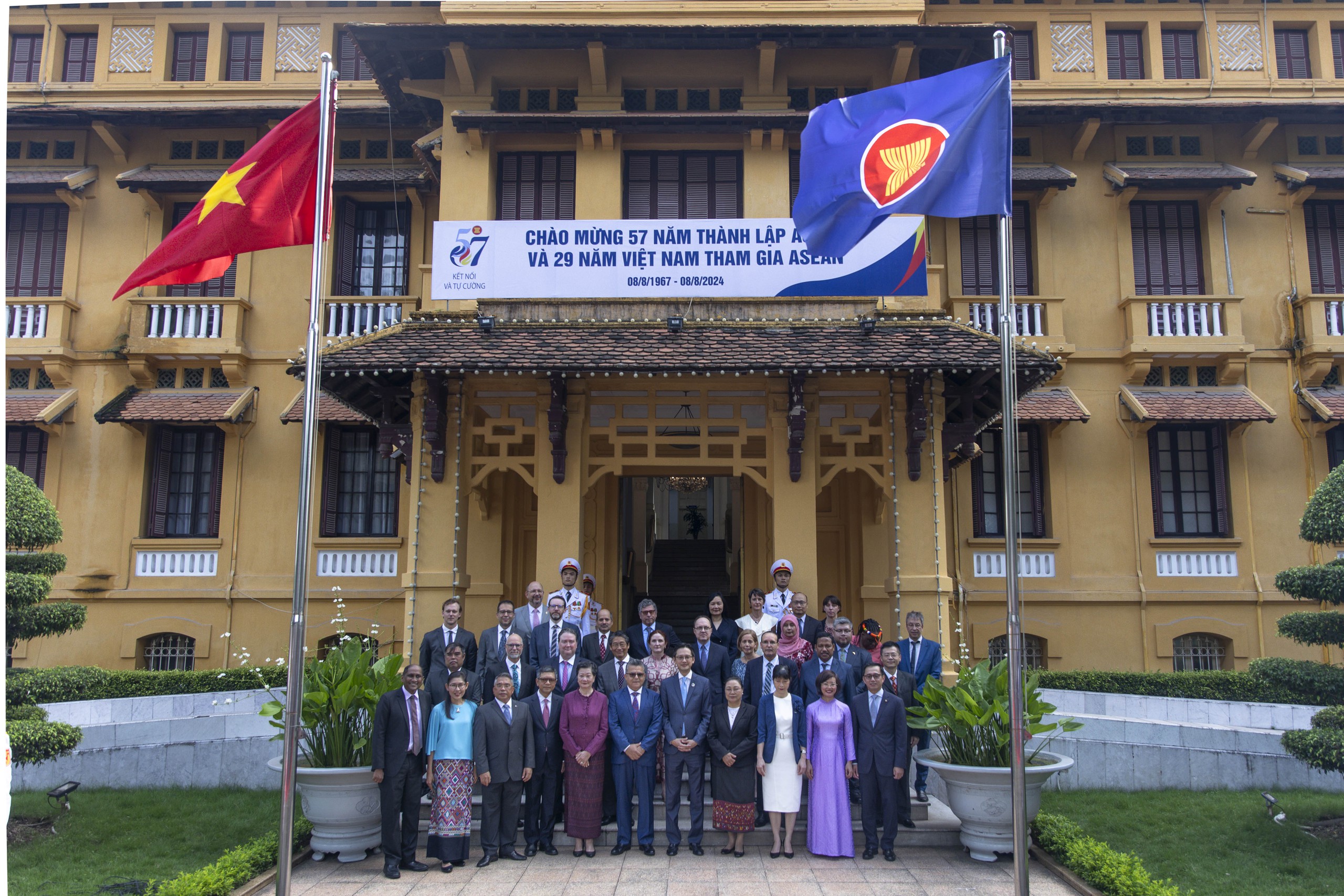 Việt Nam luôn nỗ lực vì một ASEAN đoàn kết và vững mạnh- Ảnh 3.