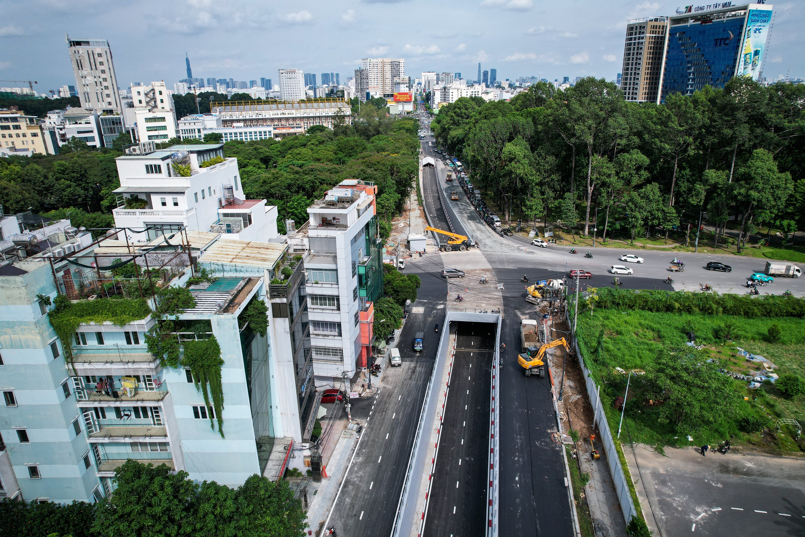 Hầm chui ngàn tỉ giảm tải cửa ngõ sân bay Tân Sơn Nhất trước ngày thông xe- Ảnh 6.