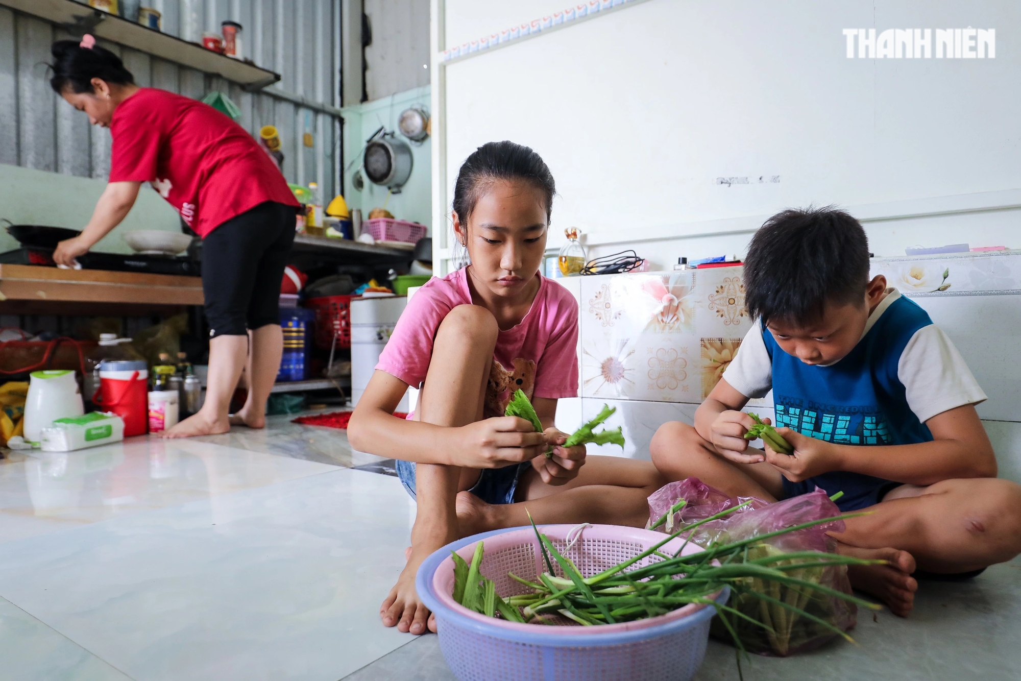 Trăm em nhỏ mong một trung thu yêu thương ở xóm trọ nghèo- Ảnh 6.