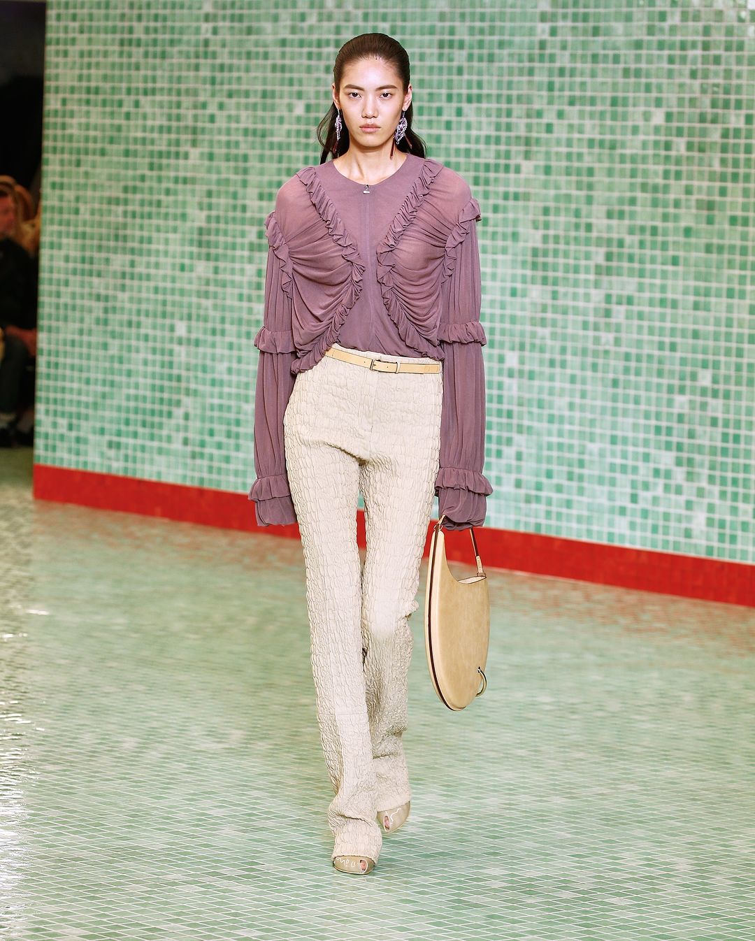 'Phù thủy' Elizabeth Olsen cùng dàn sao nữ khoe sắc tại show diễn của Tory Burch- Ảnh 13. 'Phù thủy' Elizabeth Olsen cùng dàn sao nữ khoe sắc tại show diễn của Tory Burch- Ảnh 13.