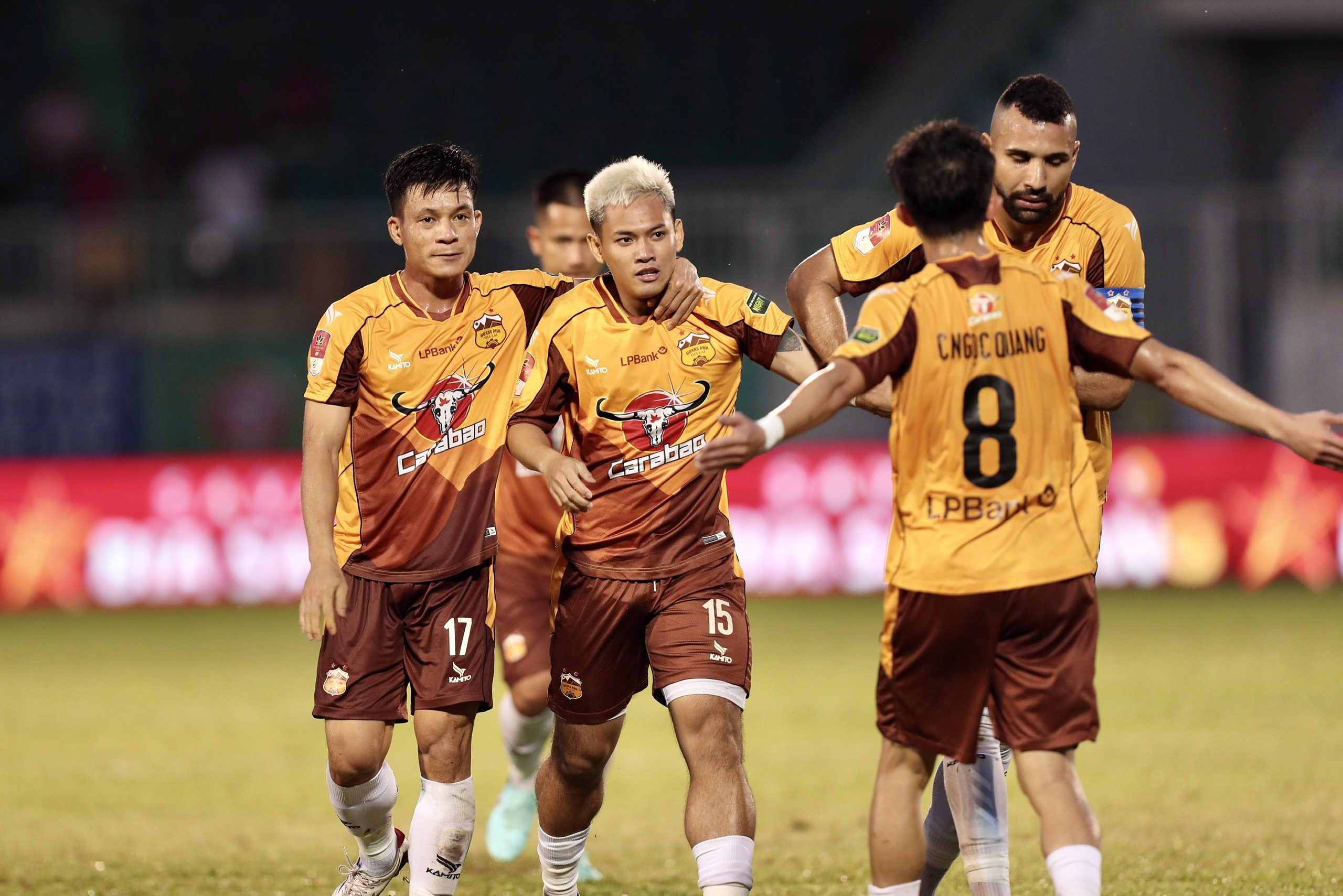 Kết quả bóng đá V.League hôm nay: Bầu Đức nhận tin dữ từ HAGL; Hoàng Đức lu mờ trước Bùi Tiến Dũng?