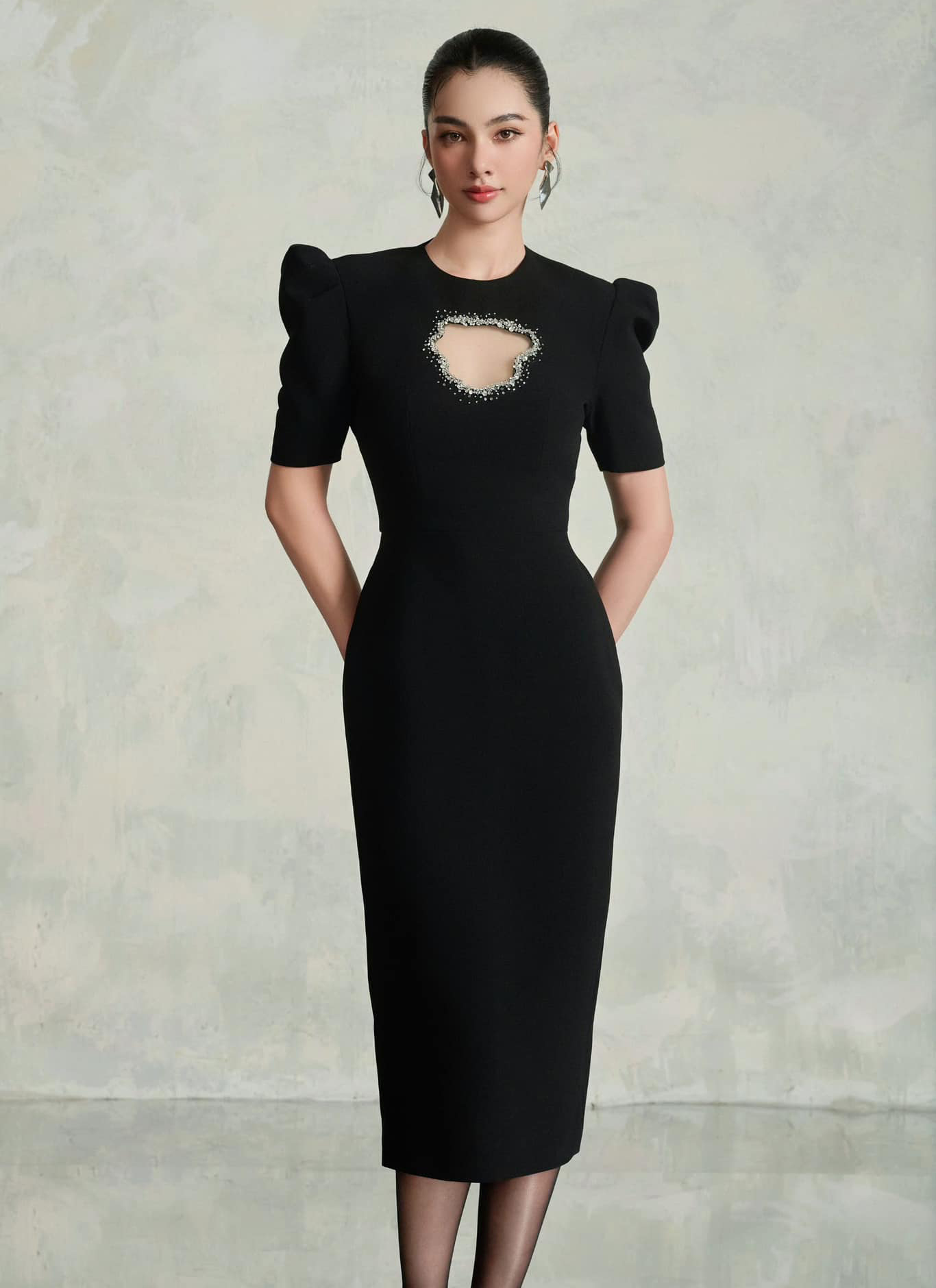 Ținutele minimaliste sunt indispensabile pentru femeile moderne și de succes - Fotografia 1. Những set đồ tối giản không thể thiếu của người phụ nữ hiện đại, thành đạt- Ảnh 1.