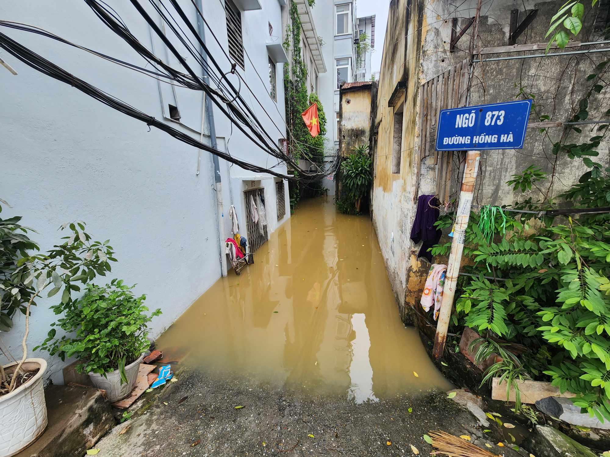 Lũ trên sông xuống, Hà Nội vẫn trong vùng cảnh báo ngập lụt- Ảnh 9.