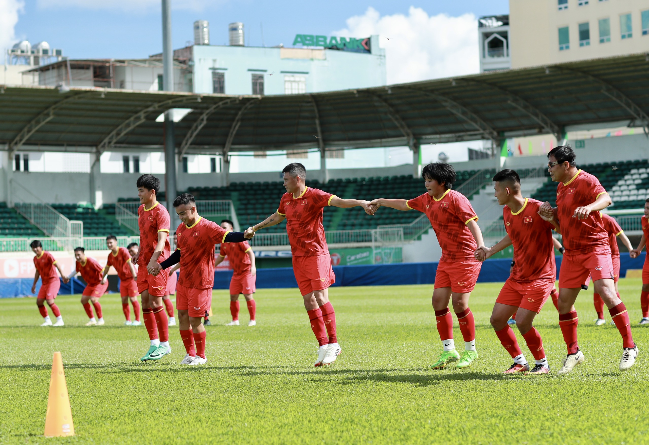 Lê Công Vinh trong ngày học đầu tiên khóa C - AFC/VFF tại TP.Pleiku