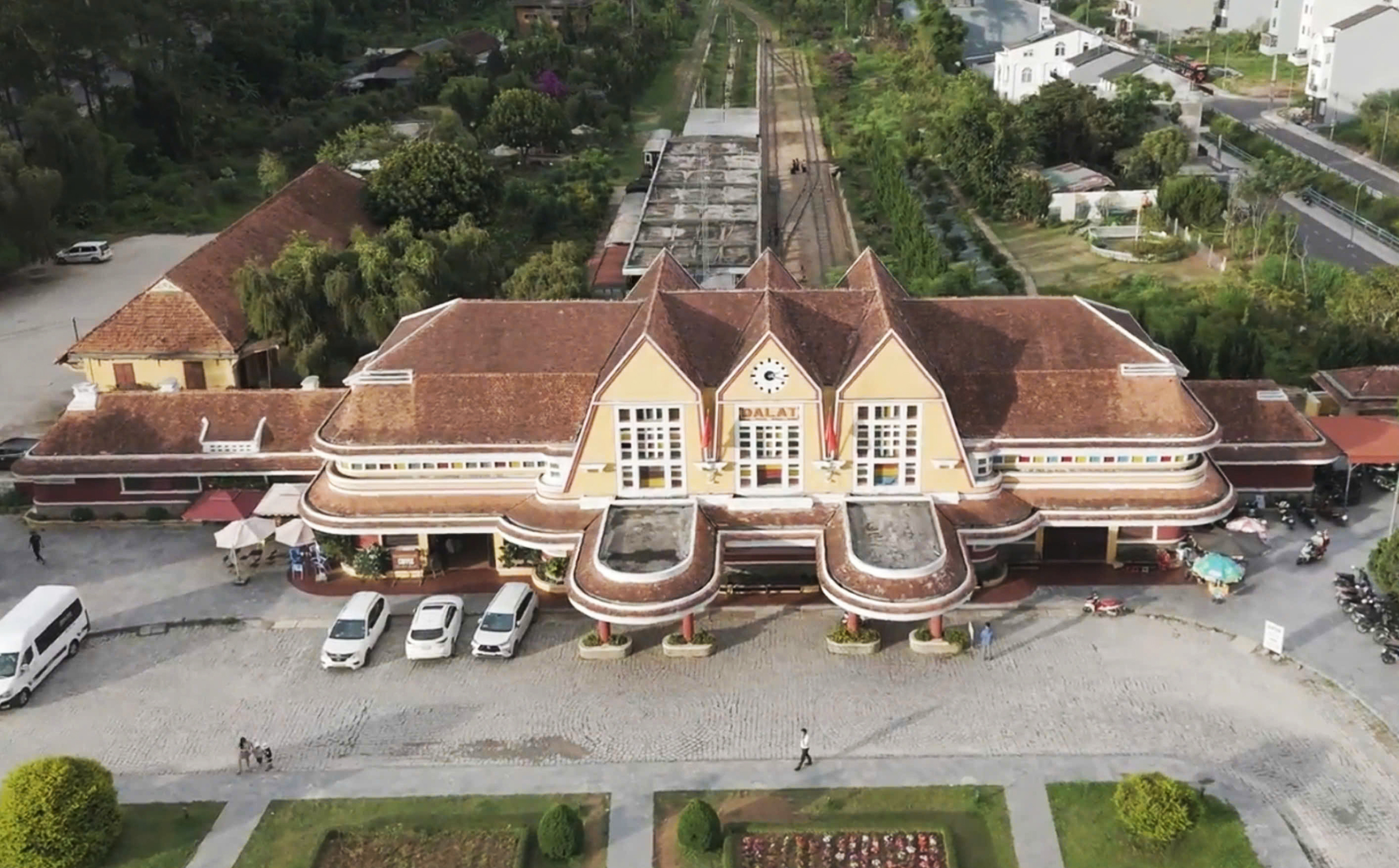 Vụ tăng giá vé ga Đà Lạt 10 lần: Sở VH-TT-DL Lâm Đồng nói gì?- Ảnh 1. Vụ tăng giá vé ga Đà Lạt 10 lần: Sở VH-TT-DL Lâm Đồng nói gì?- Ảnh 1.