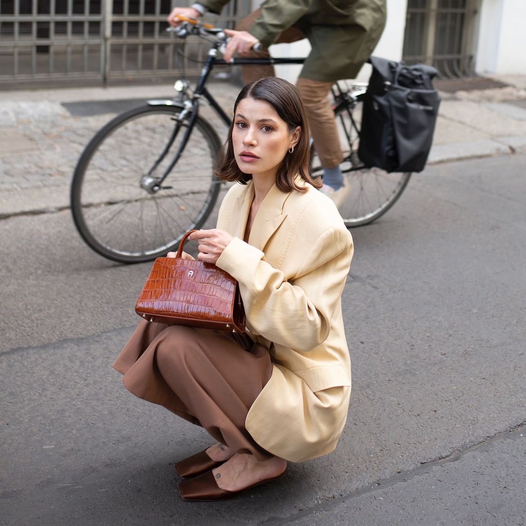 Sonbaharda herkesin giydiği 5 renk - Fotoğraf 8. 5 tông màu ai cũng mặc vào mùa thu- Ảnh 8.