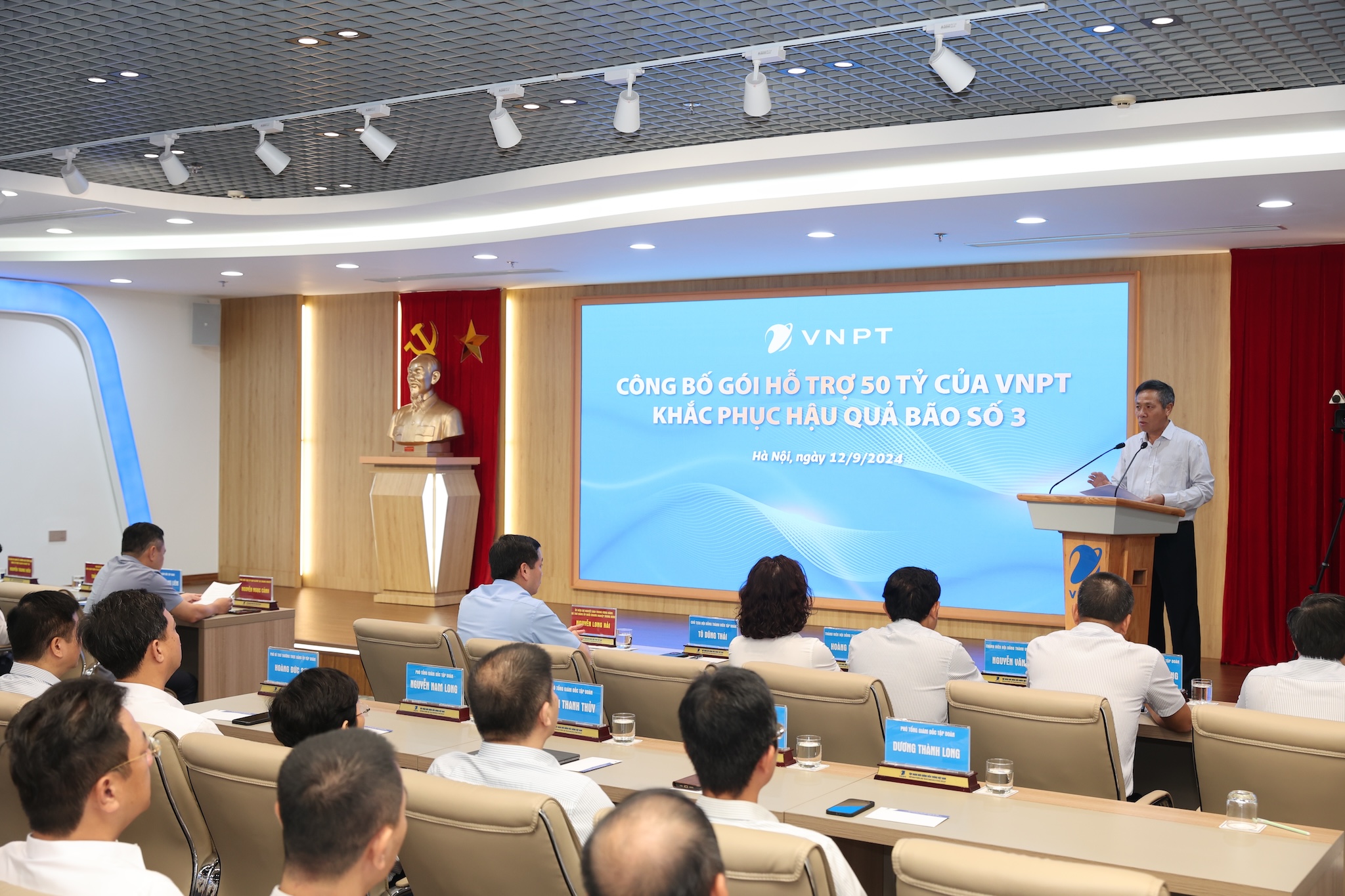 VNPT triển khai gói hỗ trợ khắc phục hậu quả cơn bão số 3 trị giá 50 tỉ đồng- Ảnh 1. VNPT triển khai gói hỗ trợ khắc phục hậu quả cơn bão số 3 trị giá 50 tỉ đồng- Ảnh 1.