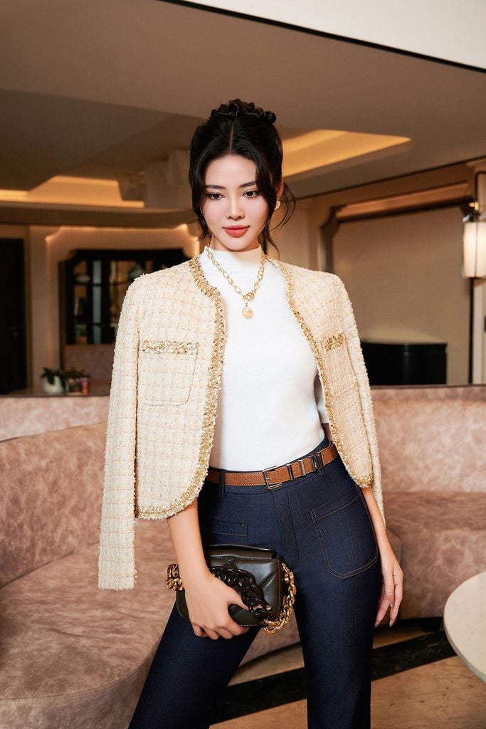 Proměňte se v elegantní podzimní dámu s vlněným kabátem - Foto 4. Hóa quý cô mùa thu sang trọng và đẳng cấp với áo khoác dạ- Ảnh 4.