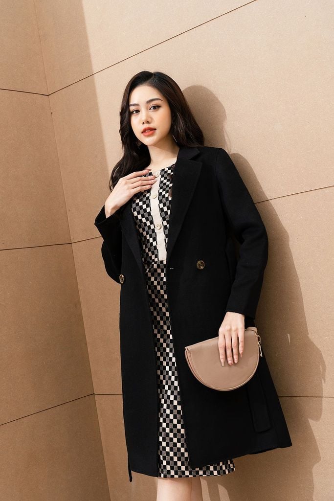 Proměňte se v elegantní podzimní dámu s vlněným kabátem - Foto 5. Hóa quý cô mùa thu sang trọng và đẳng cấp với áo khoác dạ- Ảnh 5.