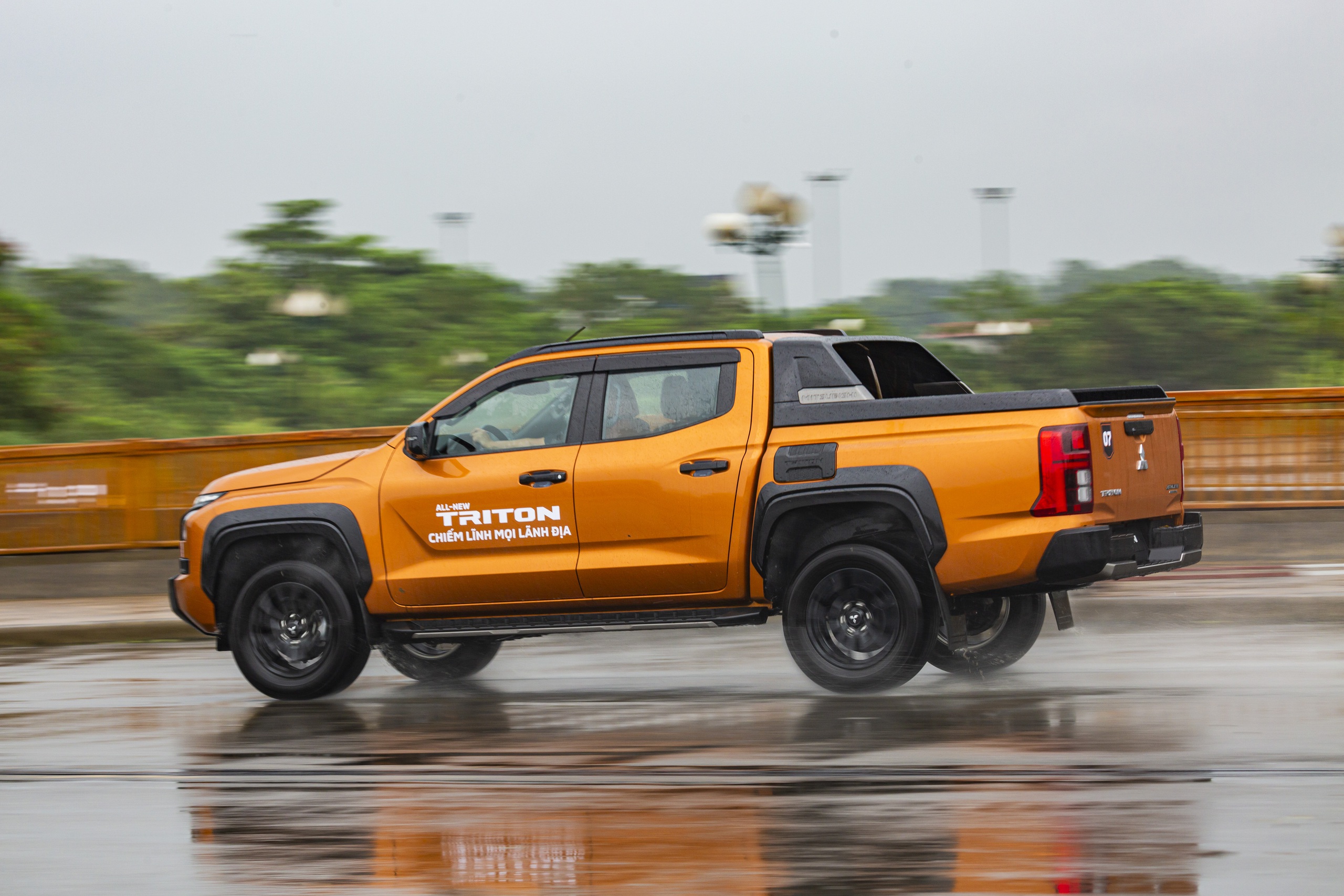 Mitsubishi Triton 2025 có đủ sức 'đấu' Ford Ranger?- Ảnh 7.