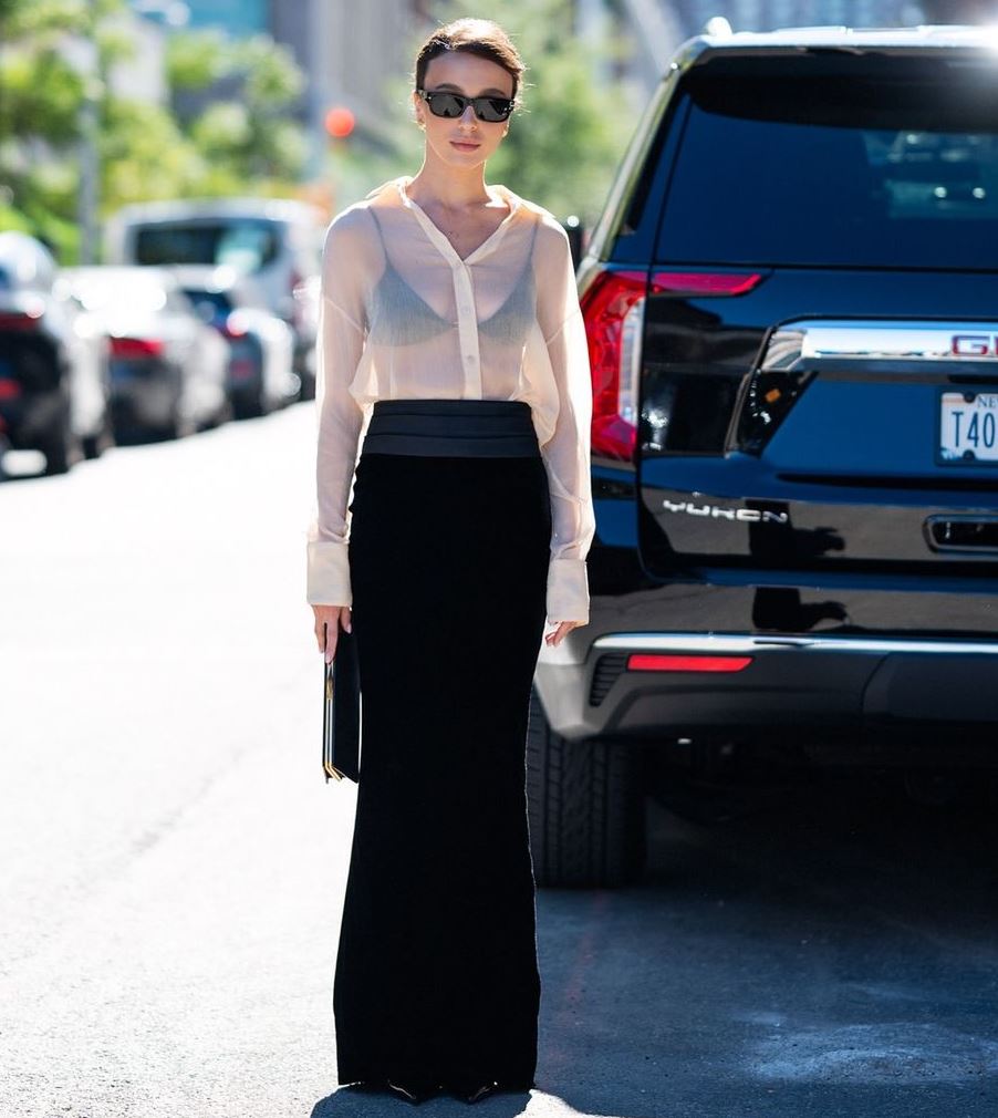 Rochii lungi, articole romantice și flexibile care atrag atenția toamna - Foto 1. Váy dài, món đồ lãng mạn và linh hoạt gây chú ý trong mùa thu- Ảnh 1.