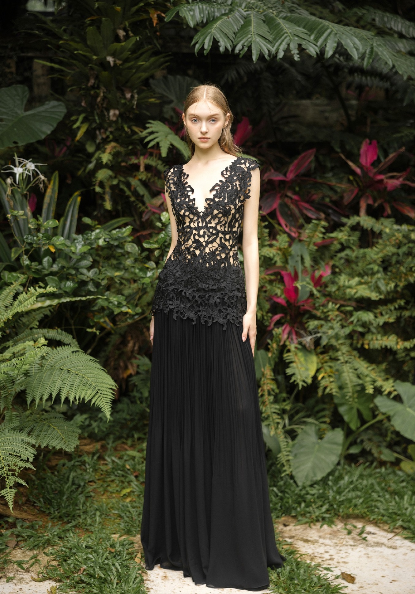 Vestidos de fiesta sugeridos para ayudarte a lucir como una diosa - Foto 4. Gợi ý những mẫu váy dự tiệc giúp nàng đẹp tựa nữ thần- Ảnh 4.