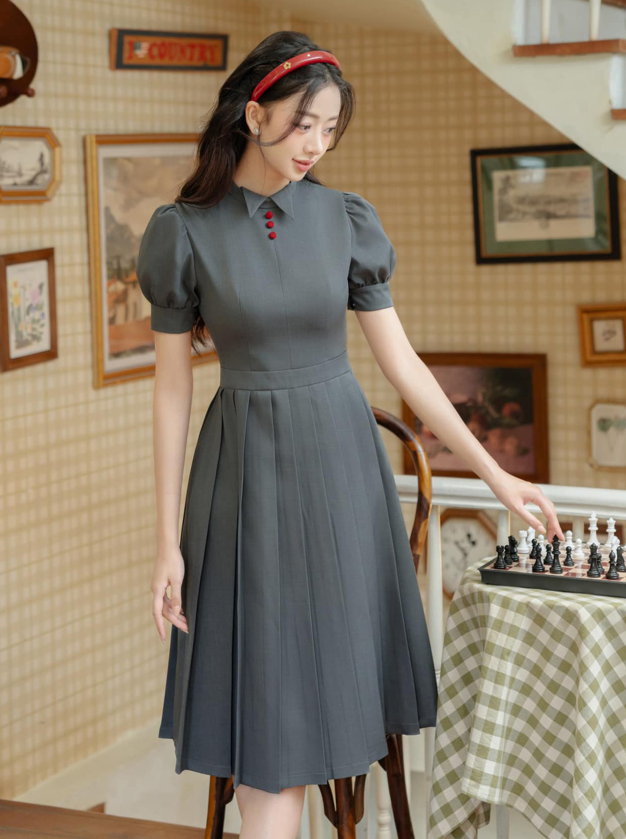 5 простих, але розкішних довгих суконь, які хоче побачити кожна - Фото 1. 5 mẫu váy dài đơn giản nhưng sang trọng, ai cũng muốn ngắm nhìn- Ảnh 1.