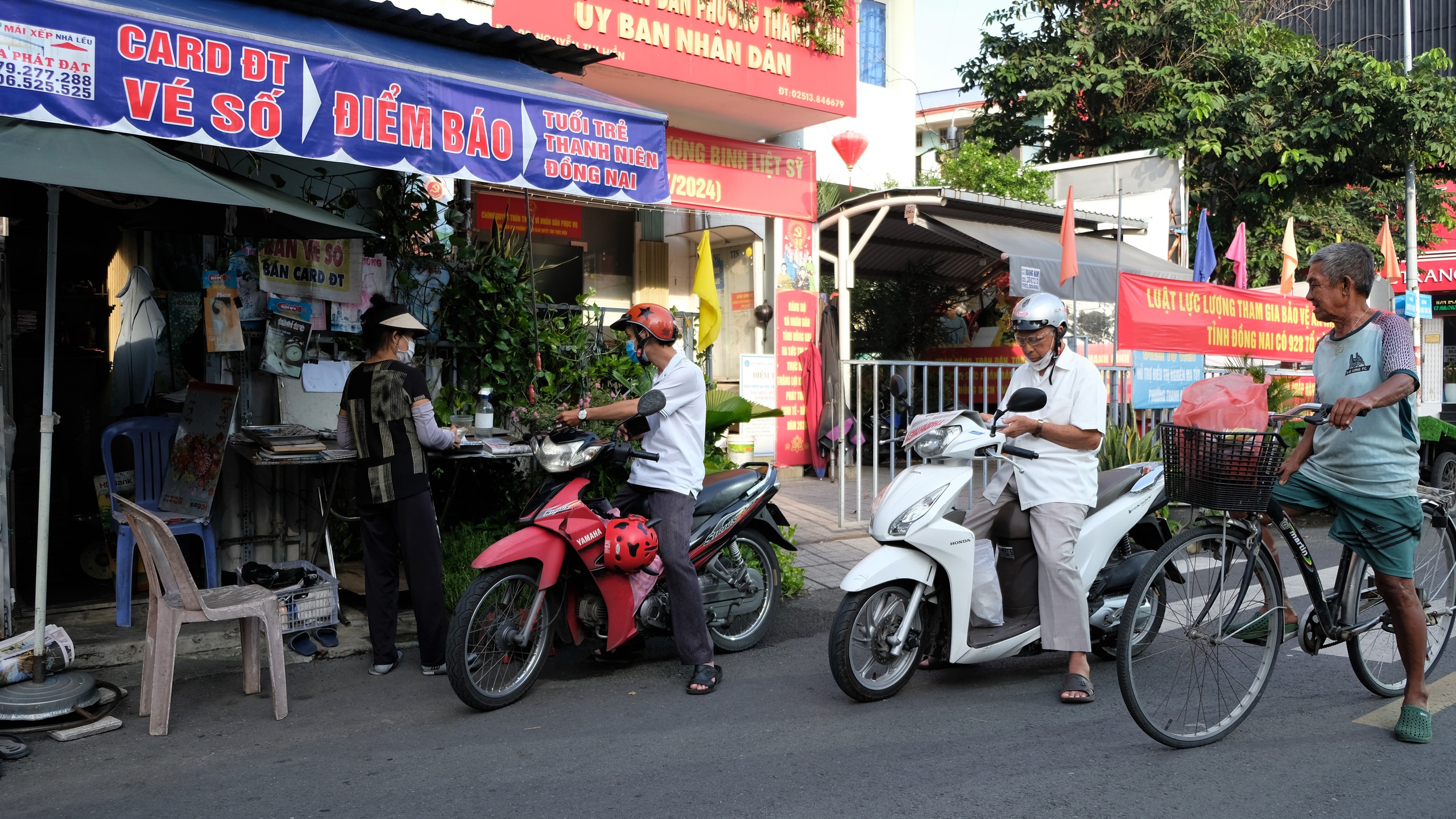 Chuyện ở sạp báo cô Lan- Ảnh 4.