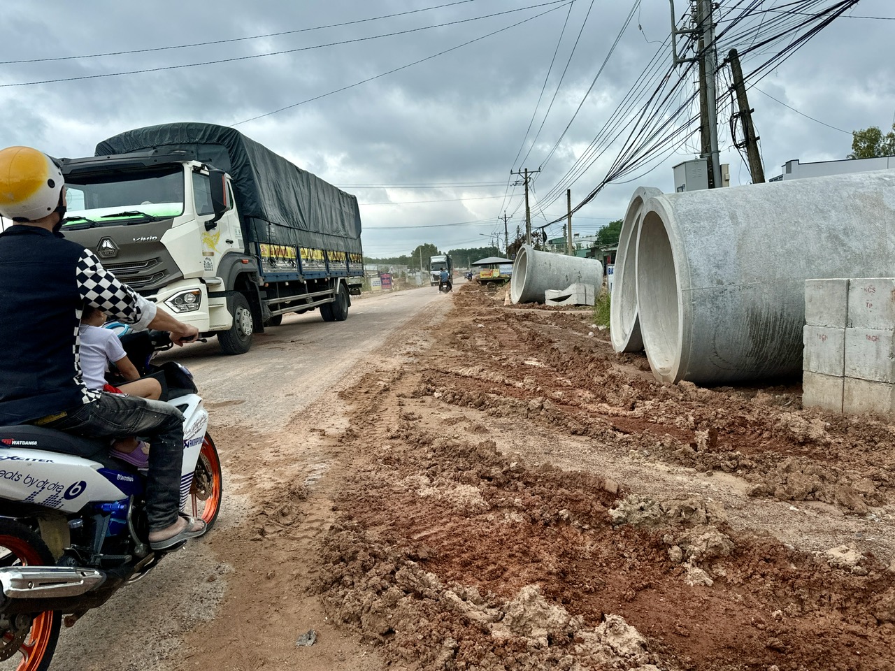 Bình Dương: Nhiều công trình đầu tư công vi phạm đấu thầu, nhưng chỉ rút kinh nghiệm- Ảnh 2.