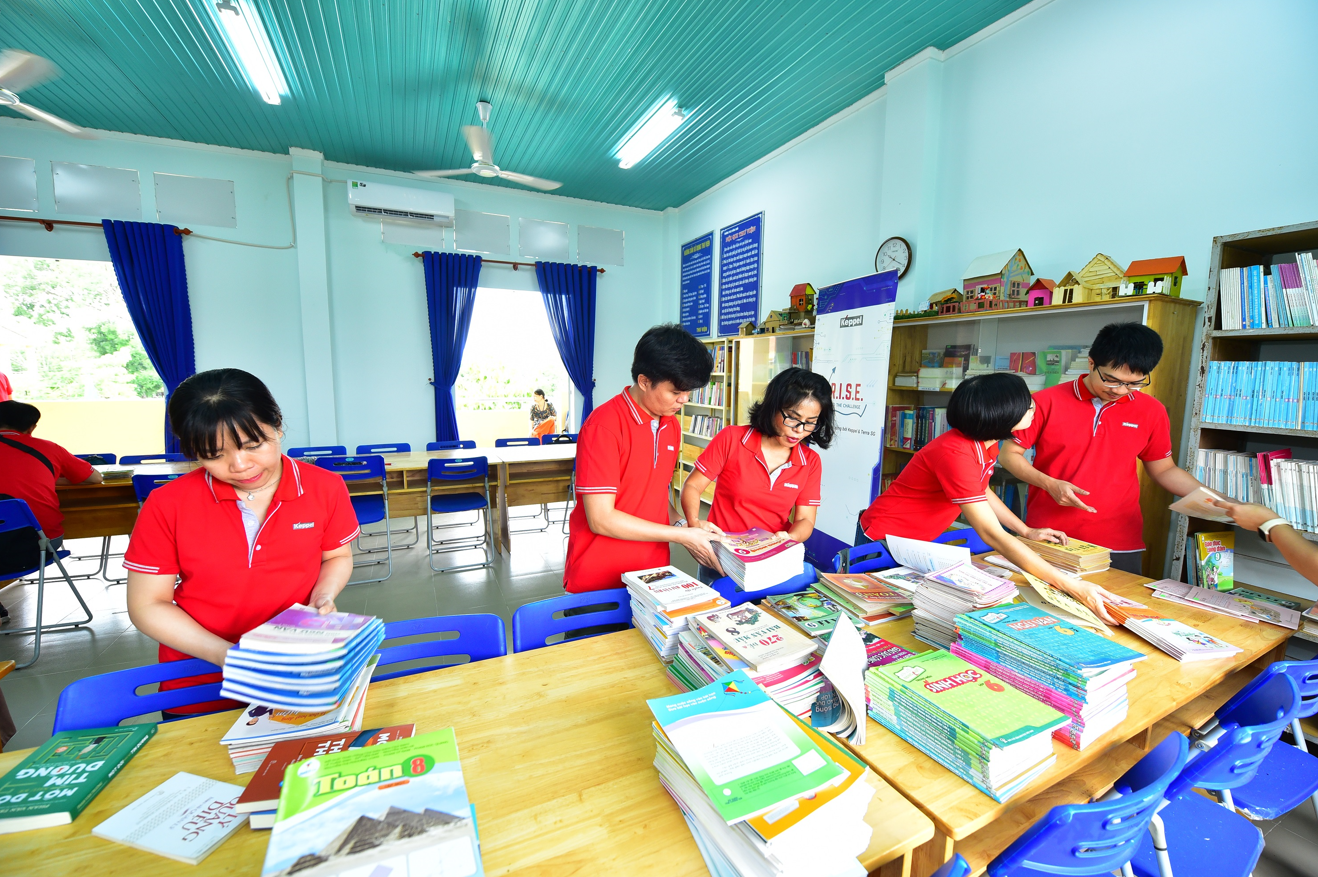Bytes for Future nâng cao kiến thức công nghệ thông tin cho học sinh Việt Nam- Ảnh 4. Bytes for Future nâng cao kiến thức công nghệ thông tin cho học sinh Việt Nam- Ảnh 4.