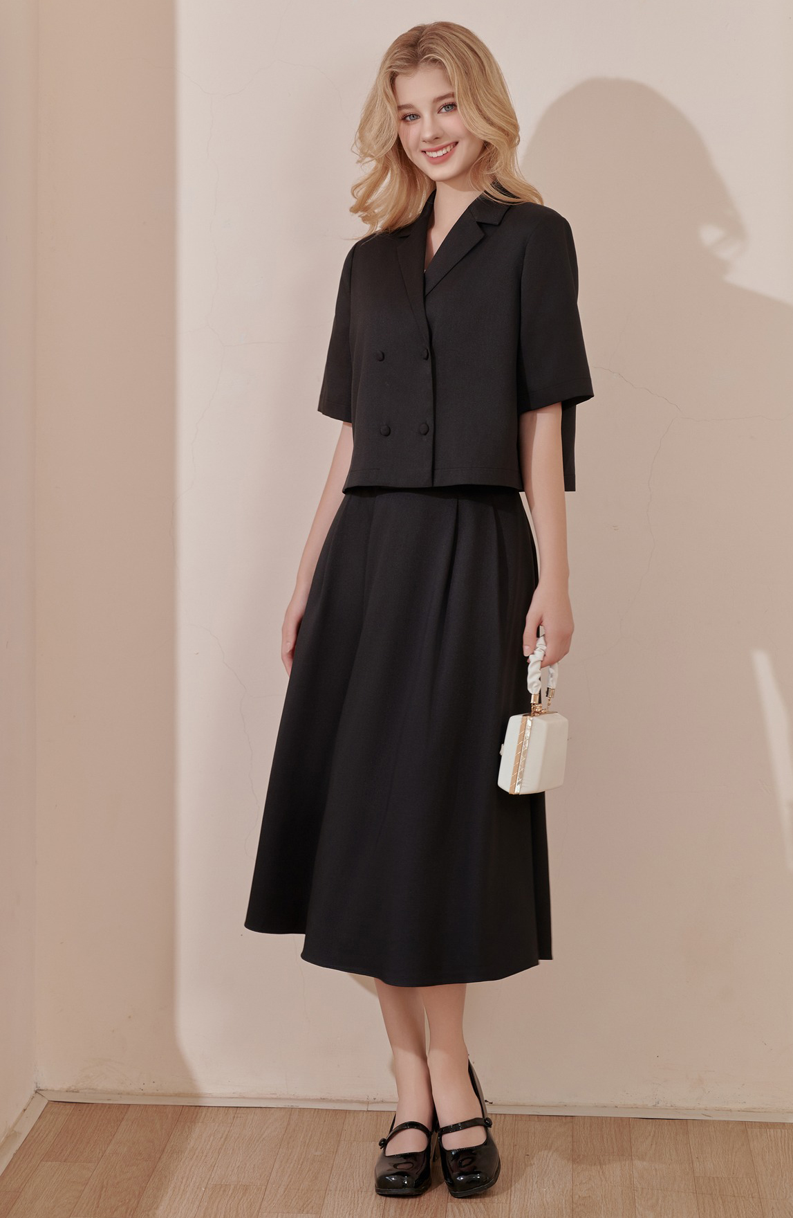 Màu lặng, kiểu trang phục trung tính đơn sắc nhẹ nhàng mà không thể rời mắt- Ảnh 7. Màu lặng, kiểu trang phục trung tính đơn sắc nhẹ nhàng mà không thể rời mắt- Ảnh 7.