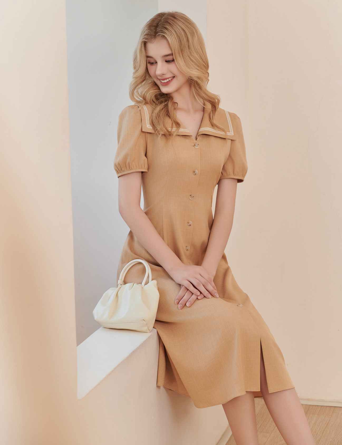 Màu lặng, kiểu trang phục trung tính đơn sắc nhẹ nhàng mà không thể rời mắt- Ảnh 2. Màu lặng, kiểu trang phục trung tính đơn sắc nhẹ nhàng mà không thể rời mắt- Ảnh 2.