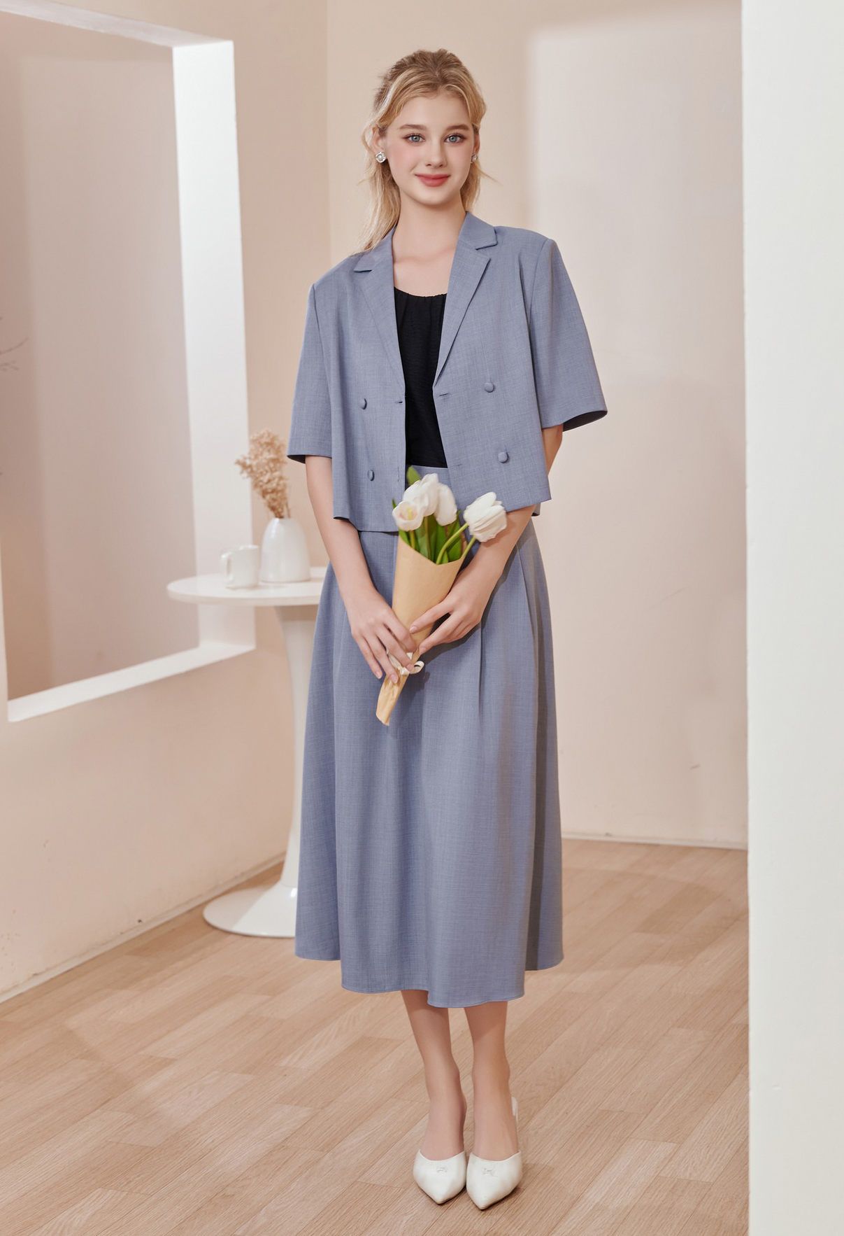 Màu lặng, kiểu trang phục trung tính đơn sắc nhẹ nhàng mà không thể rời mắt- Ảnh 4. Màu lặng, kiểu trang phục trung tính đơn sắc nhẹ nhàng mà không thể rời mắt- Ảnh 4.