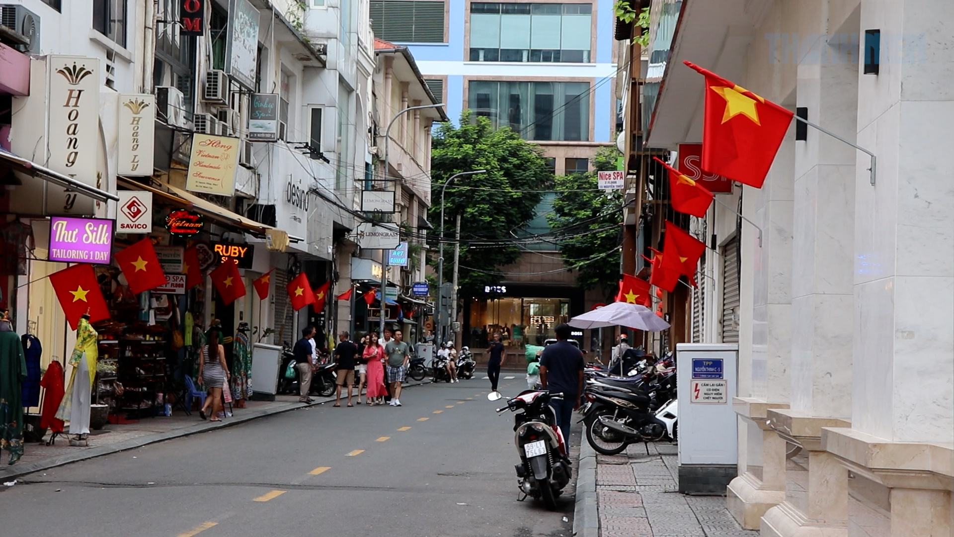 Xem nhanh 20h ngày 2.9: Cờ đỏ sao vàng rực rỡ ngày Quốc khánh, người trẻ tự hào trong ‘ngày hạnh phúc’- Ảnh 1.