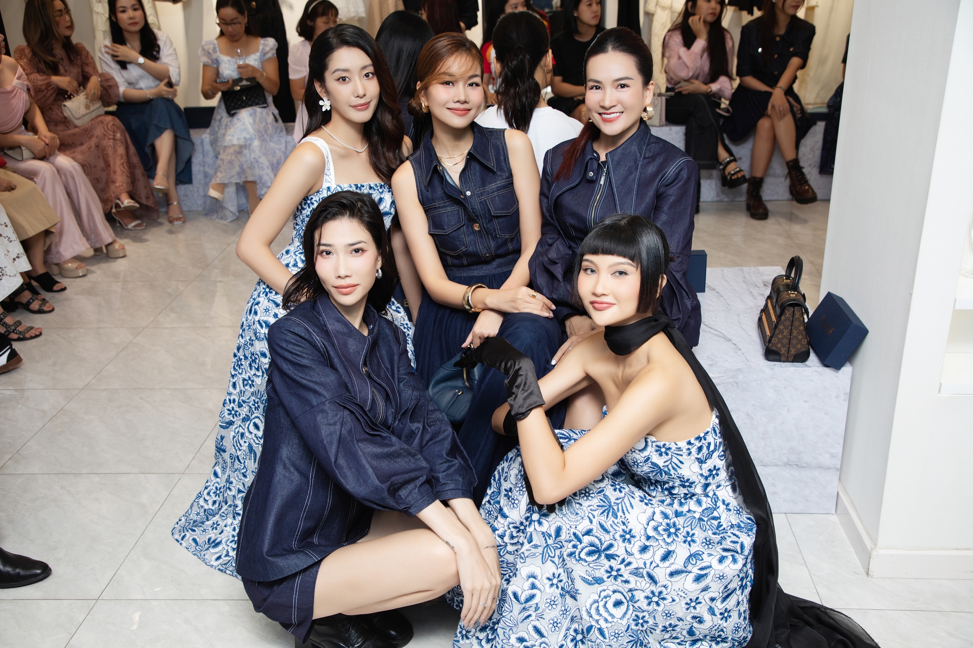 Thanh Hang luce joven a sus 41 años, compitiendo en belleza con la esposa de la supermodelo Binh Minh - Foto 5. Thanh Hằng trẻ trung tuổi 41, đọ sắc cùng vợ siêu mẫu Bình Minh- Ảnh 5.