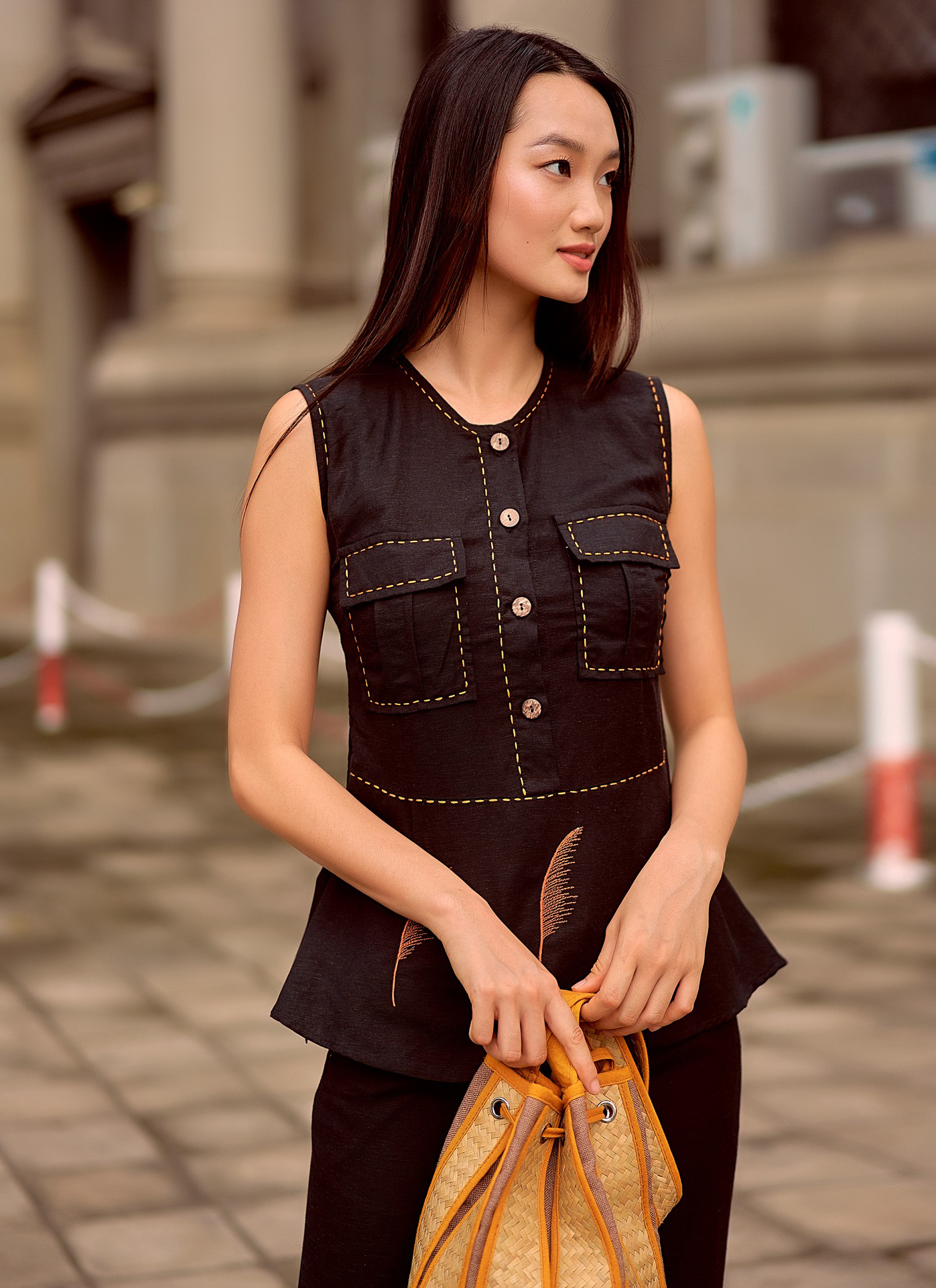 Entra en el suave otoño con conjuntos de lino - Foto 9. Bước vào mùa thu dịu dàng cùng trang phục linen- Ảnh 9.