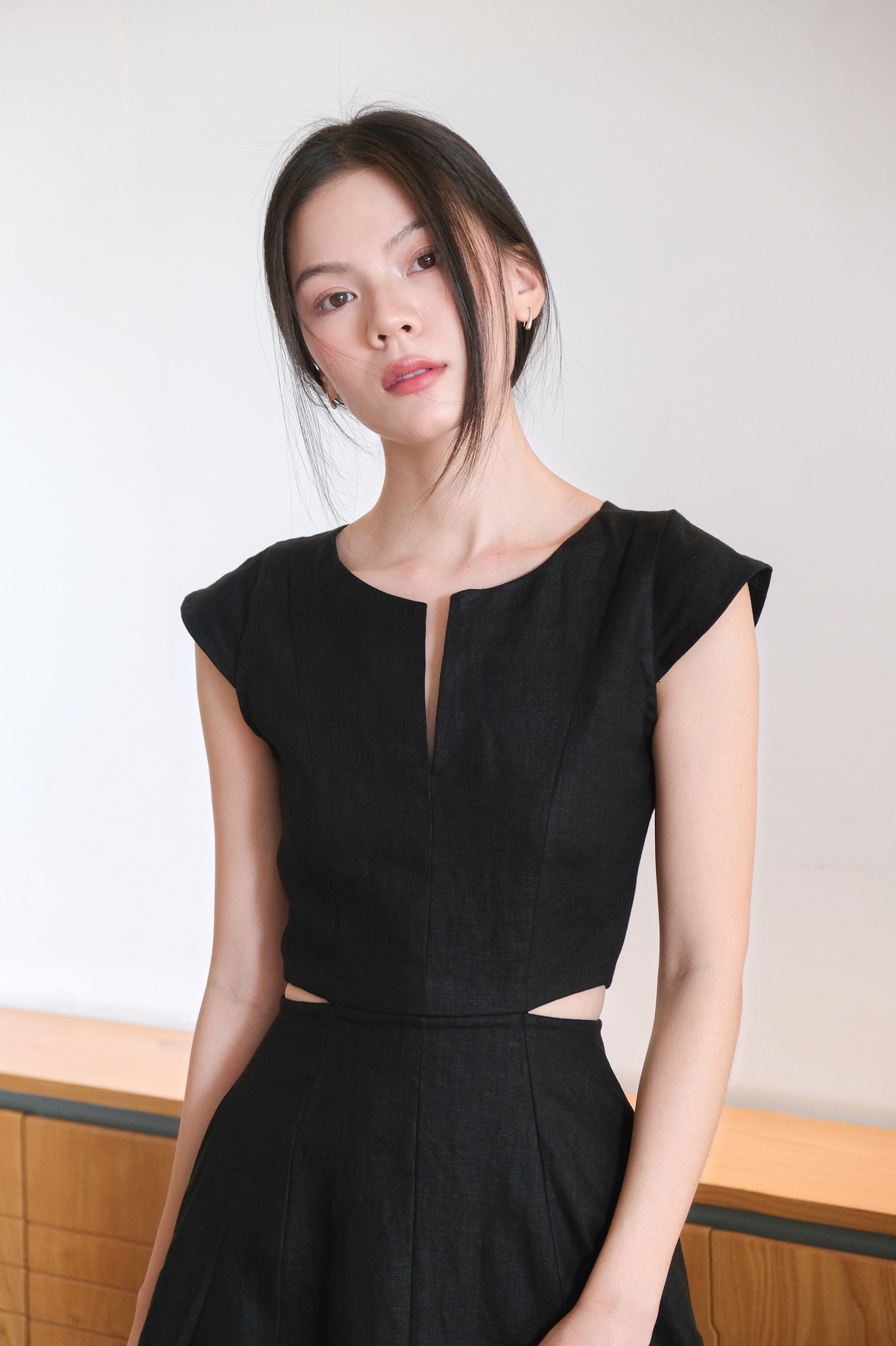 Entra en el suave otoño con conjuntos de lino - Foto 3. Bước vào mùa thu dịu dàng cùng trang phục linen- Ảnh 3.