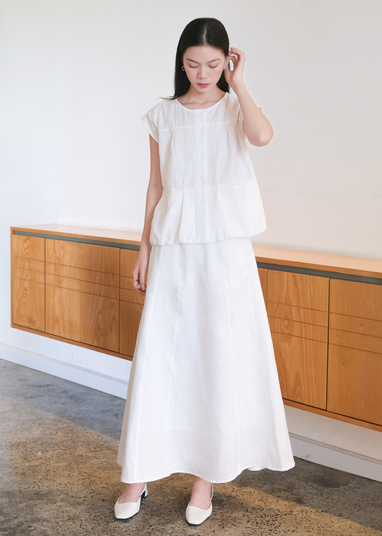 Entra en el suave otoño con conjuntos de lino - Foto 8. Bước vào mùa thu dịu dàng cùng trang phục linen- Ảnh 8.