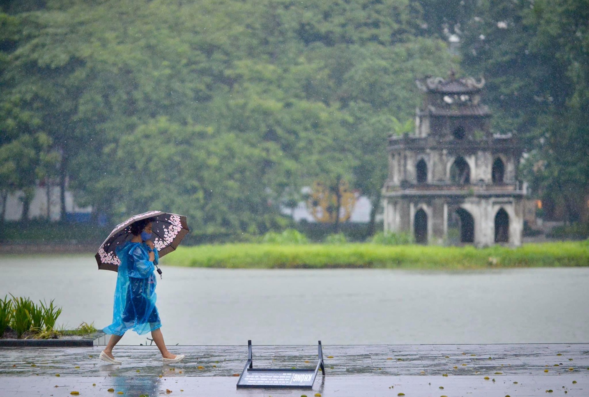 Hà Nội và miền Bắc giảm nhiệt mạnh, đón không khí lạnh đầu tuần sau- Ảnh 1.