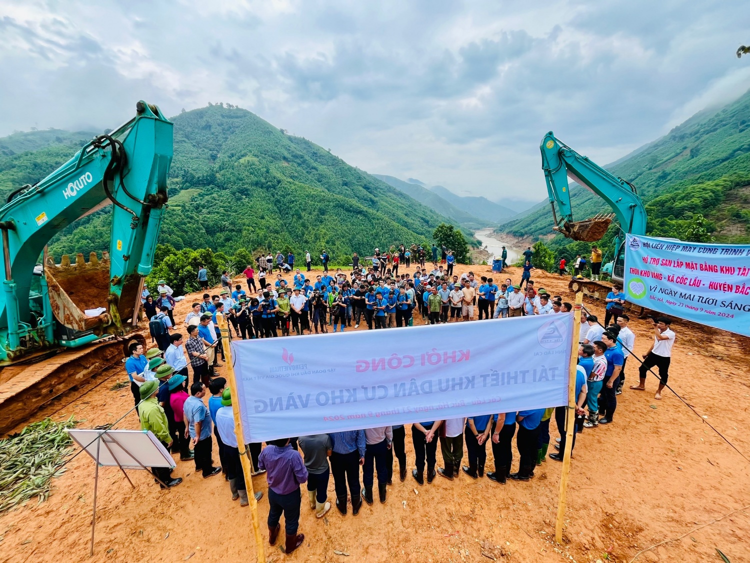 Petrovietnam tái thiết toàn bộ khu dân cư thôn Kho Vàng, hoàn thành trong 100 ngày- Ảnh 2. Petrovietnam tái thiết toàn bộ khu dân cư thôn Kho Vàng, hoàn thành trong 100 ngày- Ảnh 2.