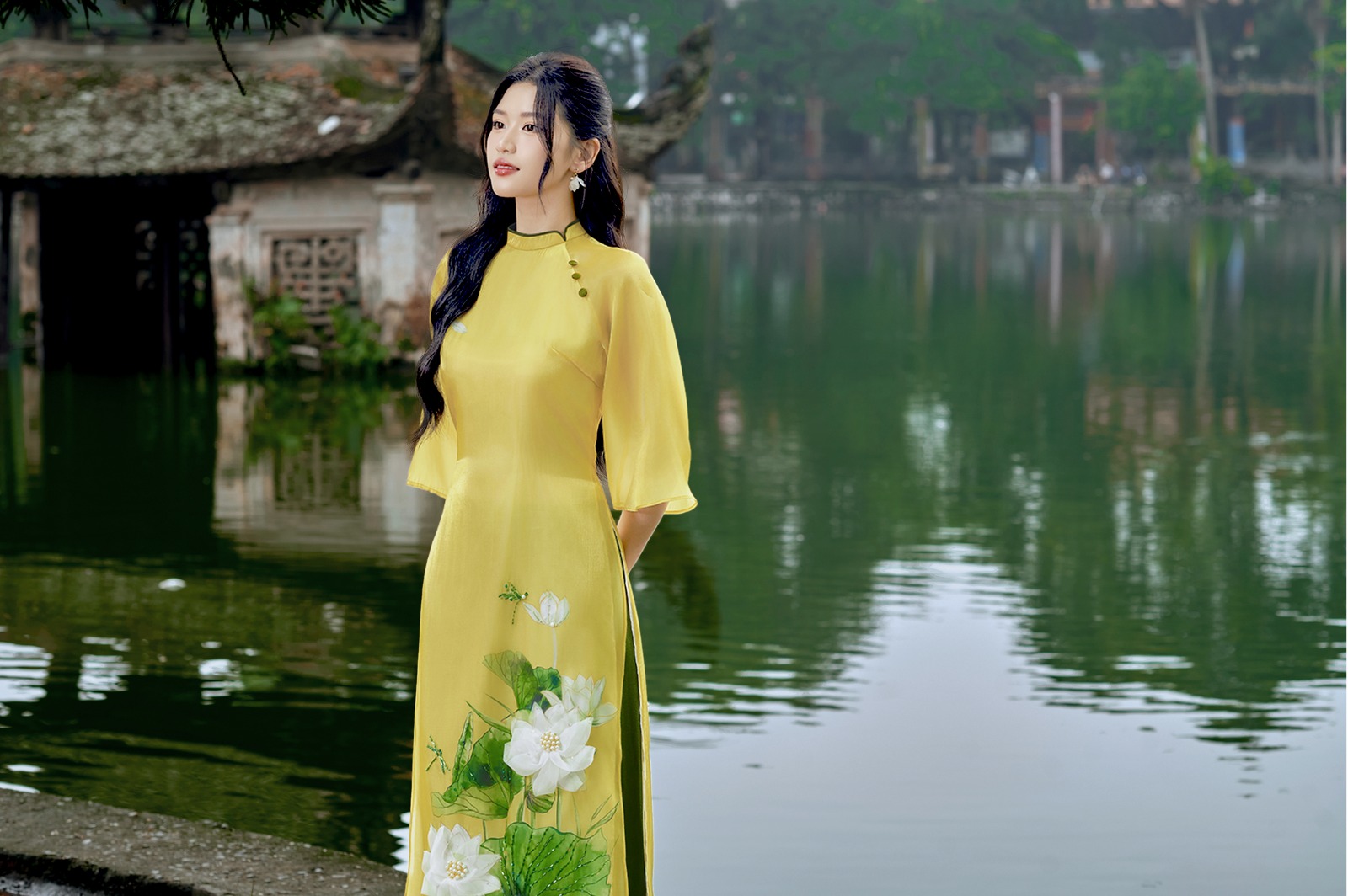 ציור תמונת סתיו חלומית עם אאו דאי חיננית - תמונה 7. Vẽ nên bức tranh mùa thu mộng mơ với tà áo dài duyên dáng- Ảnh 7.