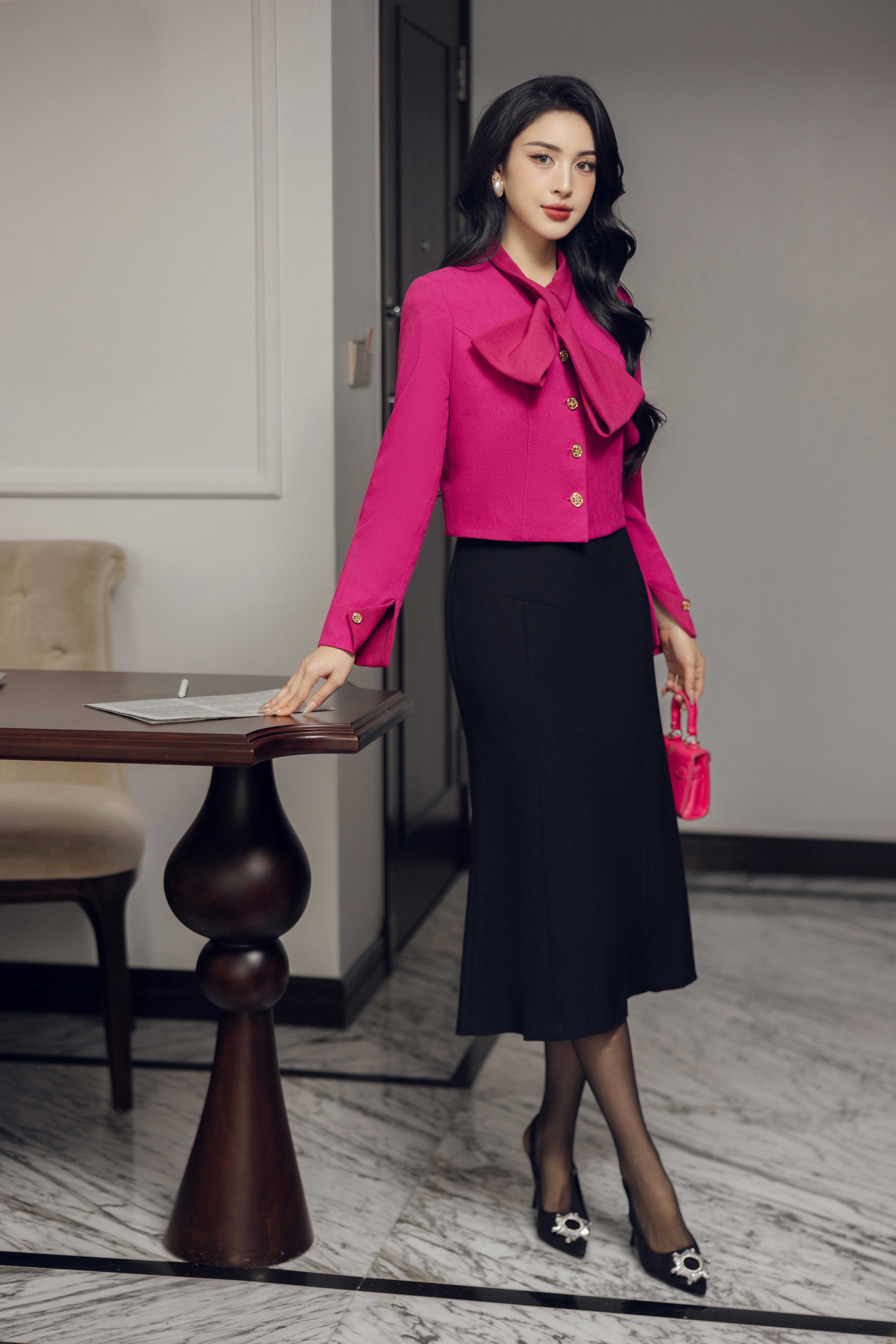 3 từ khóa làm nên xu hướng thời trang công sở hiện đại- Ảnh 4. 3 từ khóa làm nên xu hướng thời trang công sở hiện đại- Ảnh 4.