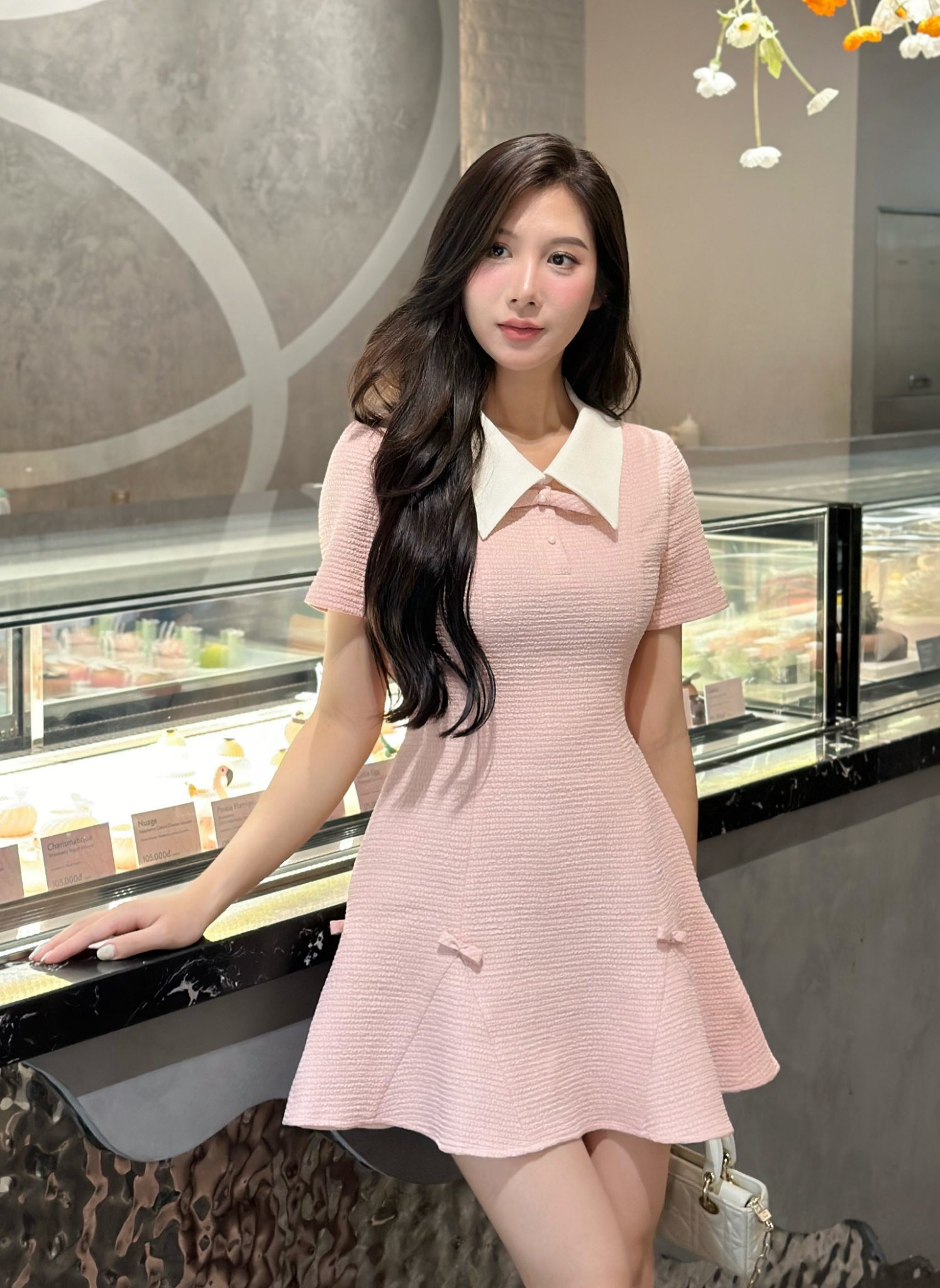 Tôn vinh vẻ đẹp nữ tính cùng thần thái thanh lịch với đầm sơ mi- Ảnh 8. Tôn vinh vẻ đẹp nữ tính cùng thần thái thanh lịch với đầm sơ mi- Ảnh 8.