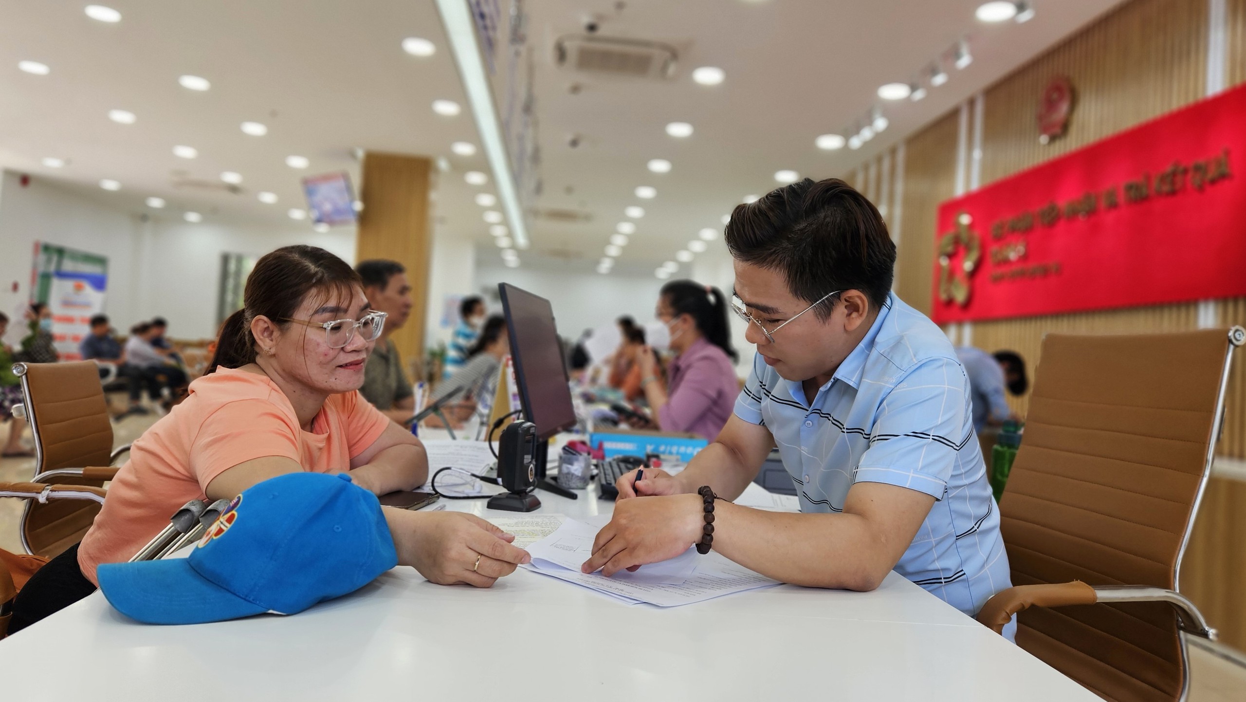 TP.HCM: Đề xuất bỏ chính sách hỗ trợ thêm với cán bộ, công chức - Ảnh 1.