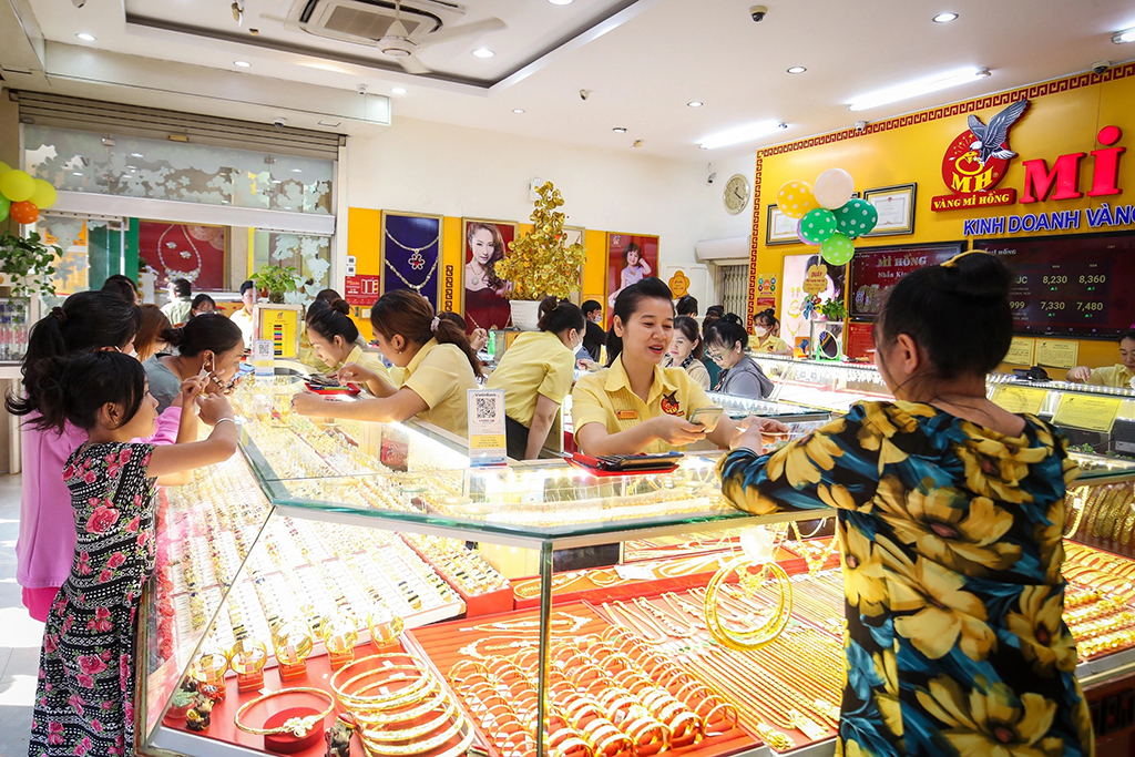 Mua bán vàng miếng ở đâu sẽ không bị xử phạt? - Ảnh 1.