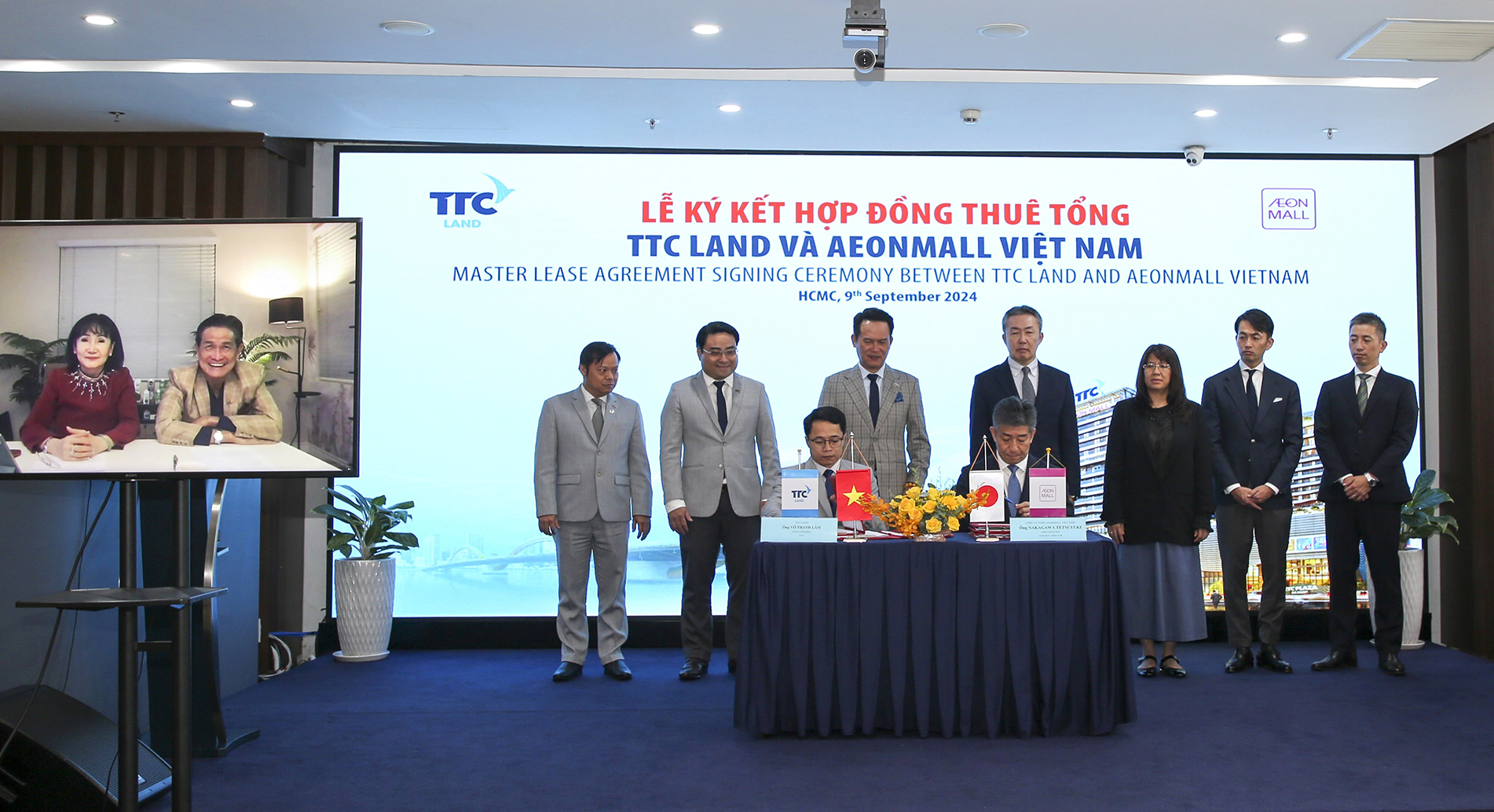 Ông Võ Thanh Lâm - Tổng giám đốc TTC Land và ông Tetsuyuki Nakagawa - Tổng giám đốc AeonMall Việt Nam ký kết Hợp đồng thuê tổng thuộc dự án TTC Plaza Đà Nẵng vào ngày 9.9.2024 tại TP.HCM Ông Võ Thanh Lâm - Tổng giám đốc TTC Land và ông Tetsuyuki Nakagawa - Tổng giám đốc AeonMall Việt Nam ký kết Hợp đồng thuê tổng thuộc dự án TTC Plaza Đà Nẵng vào ngày 9.9.2024 tại TP.HCM