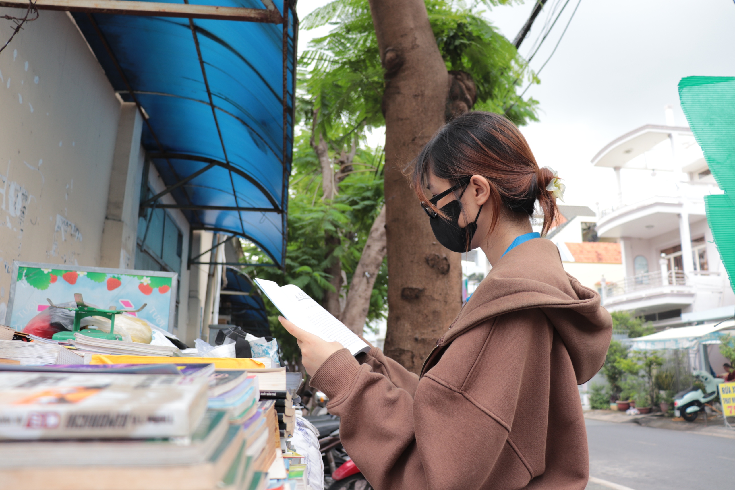 Bài học trao tặng từ người lạ mặt ở tiệm sách 've chai' - Thành phố nặng ân tình, Kỳ 12- Ảnh 3.