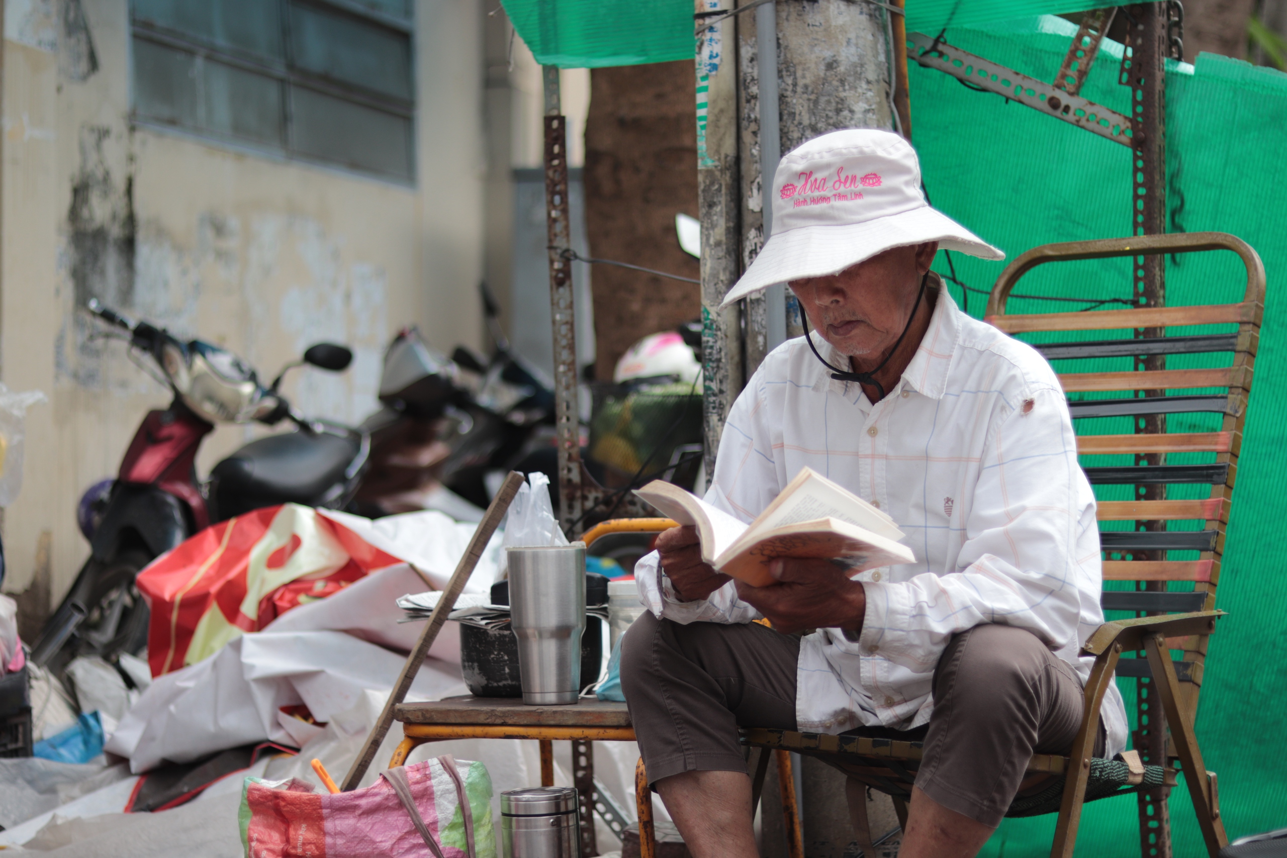 Bài học trao tặng từ người lạ mặt ở tiệm sách 've chai' - Thành phố nặng ân tình, Kỳ 12- Ảnh 6.