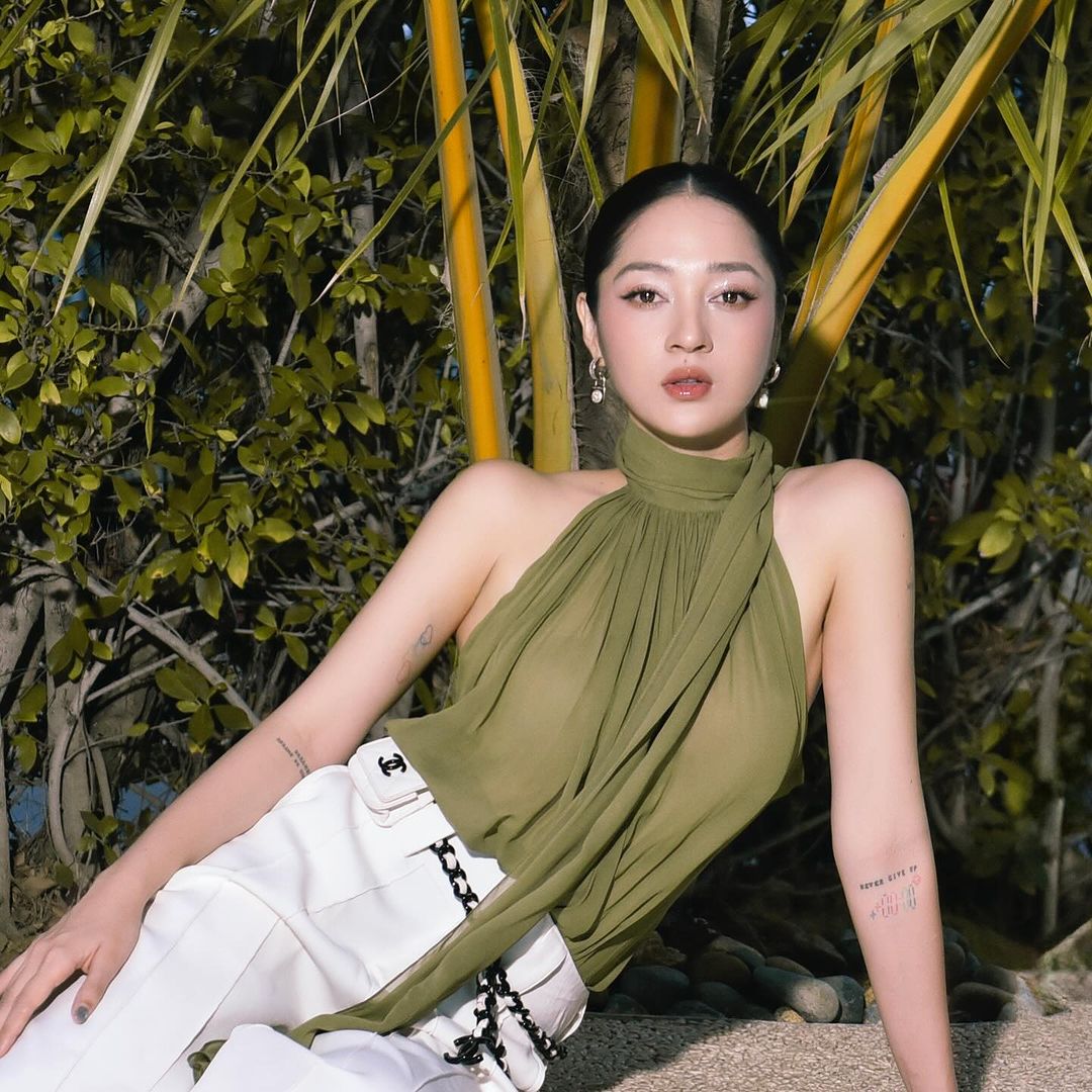 Exploding with vibrant green for a more fashionable fall - Photo 7. Bùng nổ sắc xanh đầy sức sống cho mùa thu thêm thời thượng- Ảnh 7.