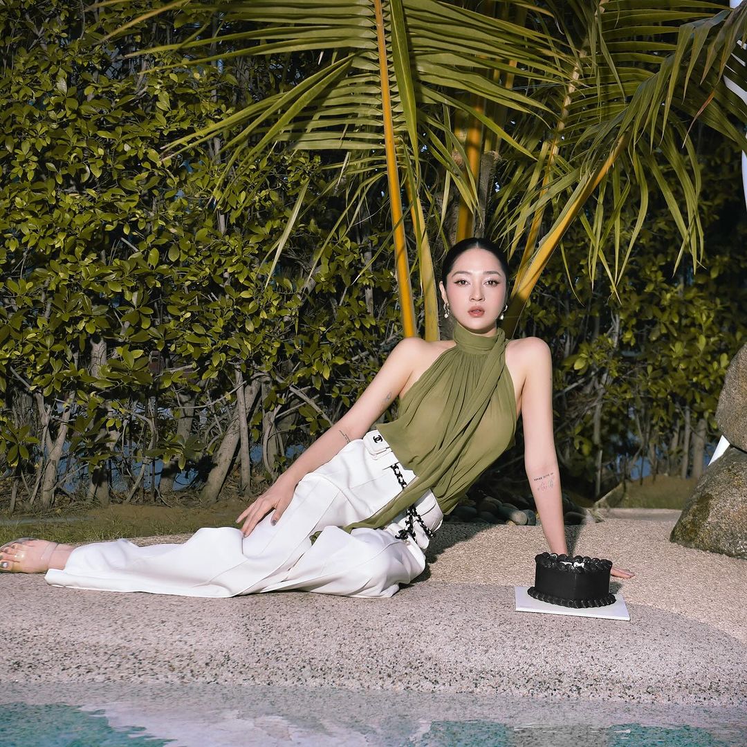 Exploding with vibrant green for a more fashionable fall - Photo 6. Bùng nổ sắc xanh đầy sức sống cho mùa thu thêm thời thượng- Ảnh 6.