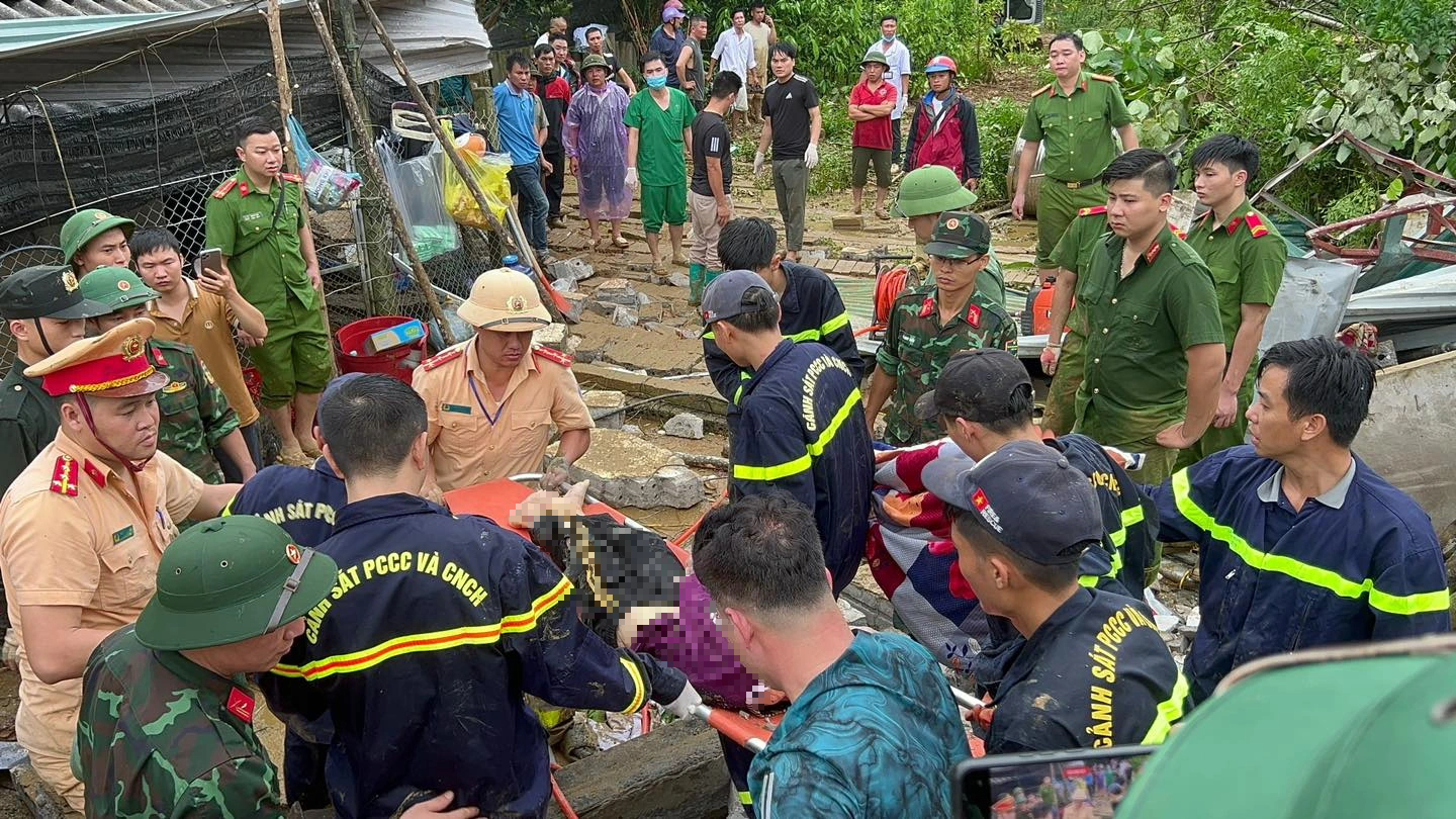 Tìm thấy thi thể 1 nạn nhân vụ sạt lở ở Hà Giang- Ảnh 11.