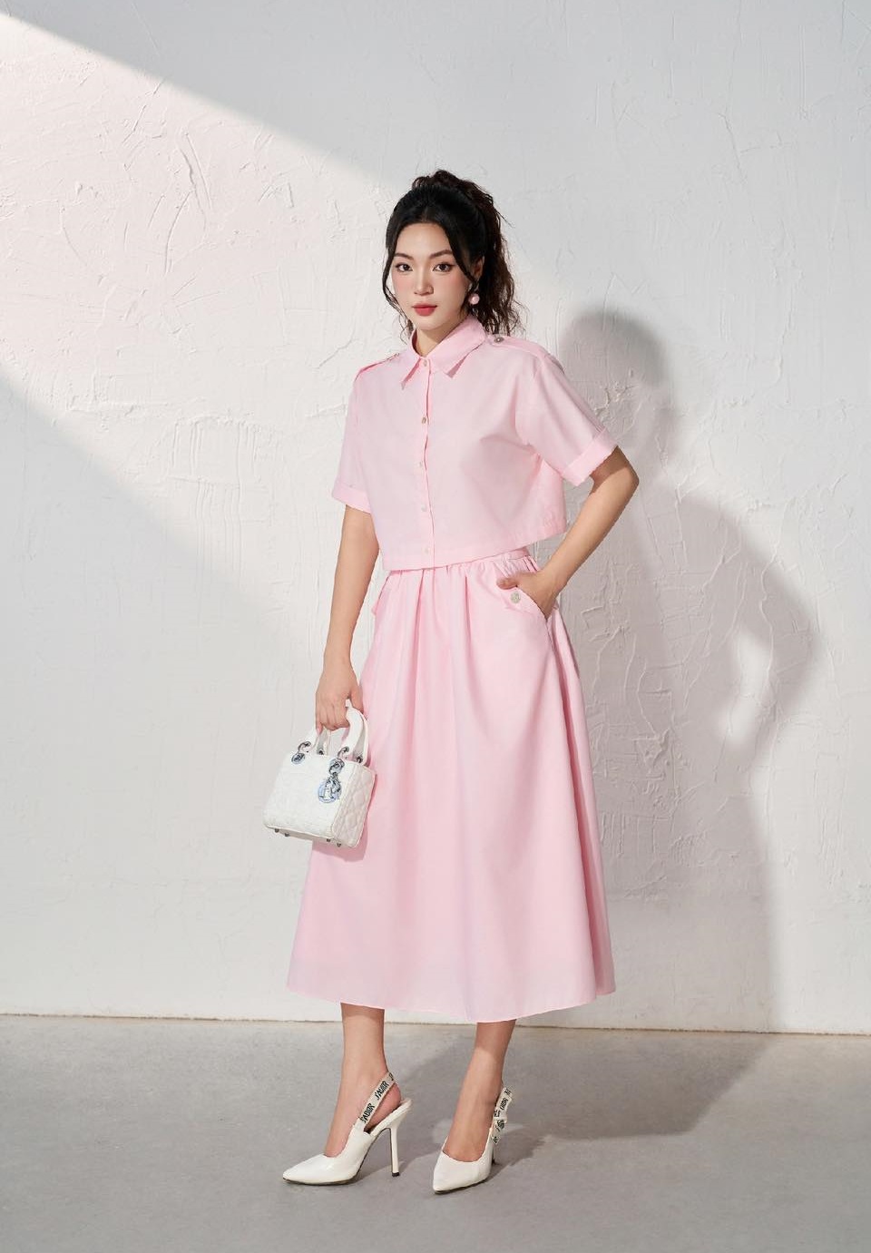 Diện đồ tone sur tone thế nào để thời thượng mà không nhàm chán?- Ảnh 4. Diện đồ tone sur tone thế nào để thời thượng mà không nhàm chán?- Ảnh 4.